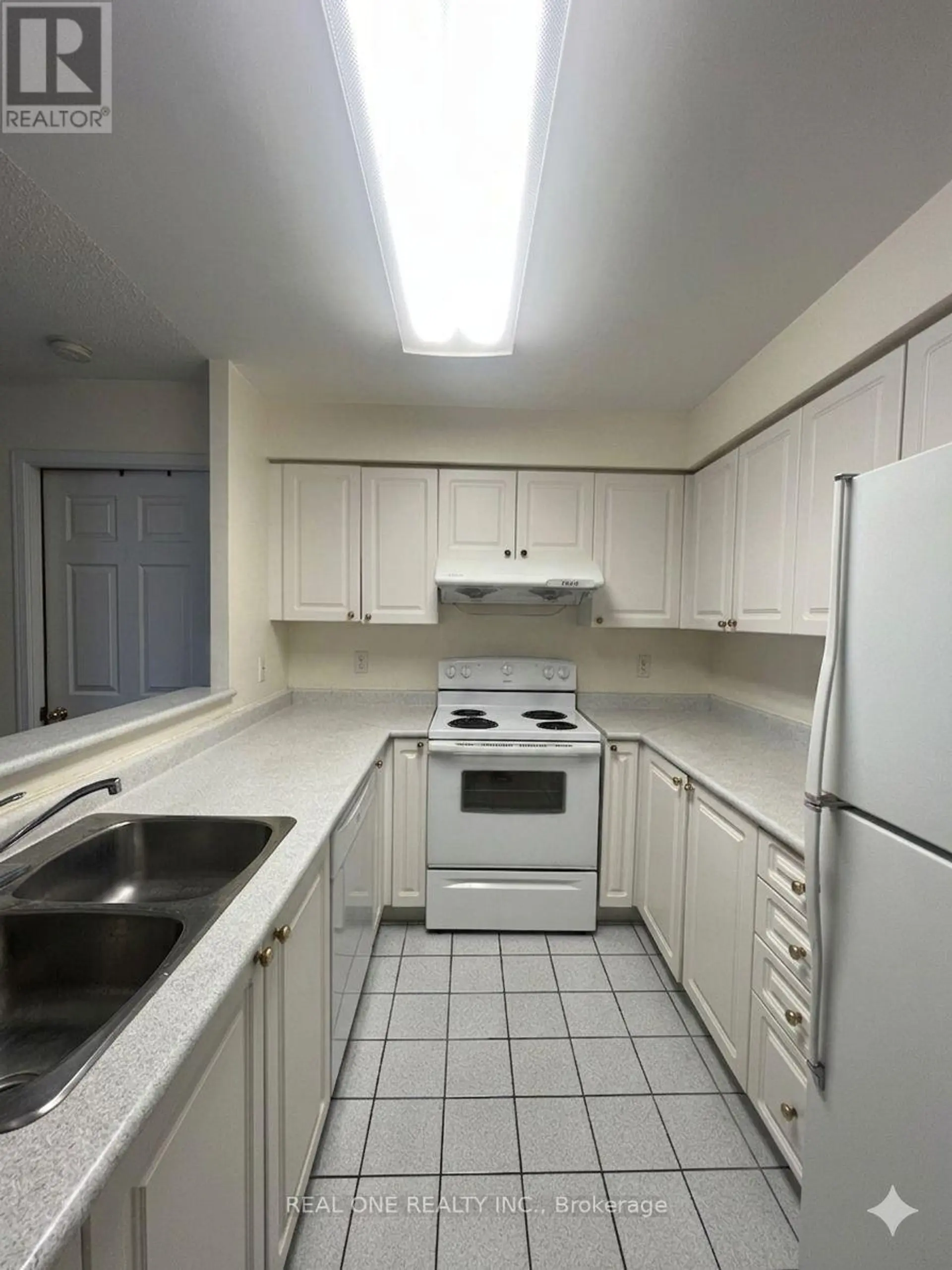 #UPH06 8 PEMBERTON AVENUE - Image 8