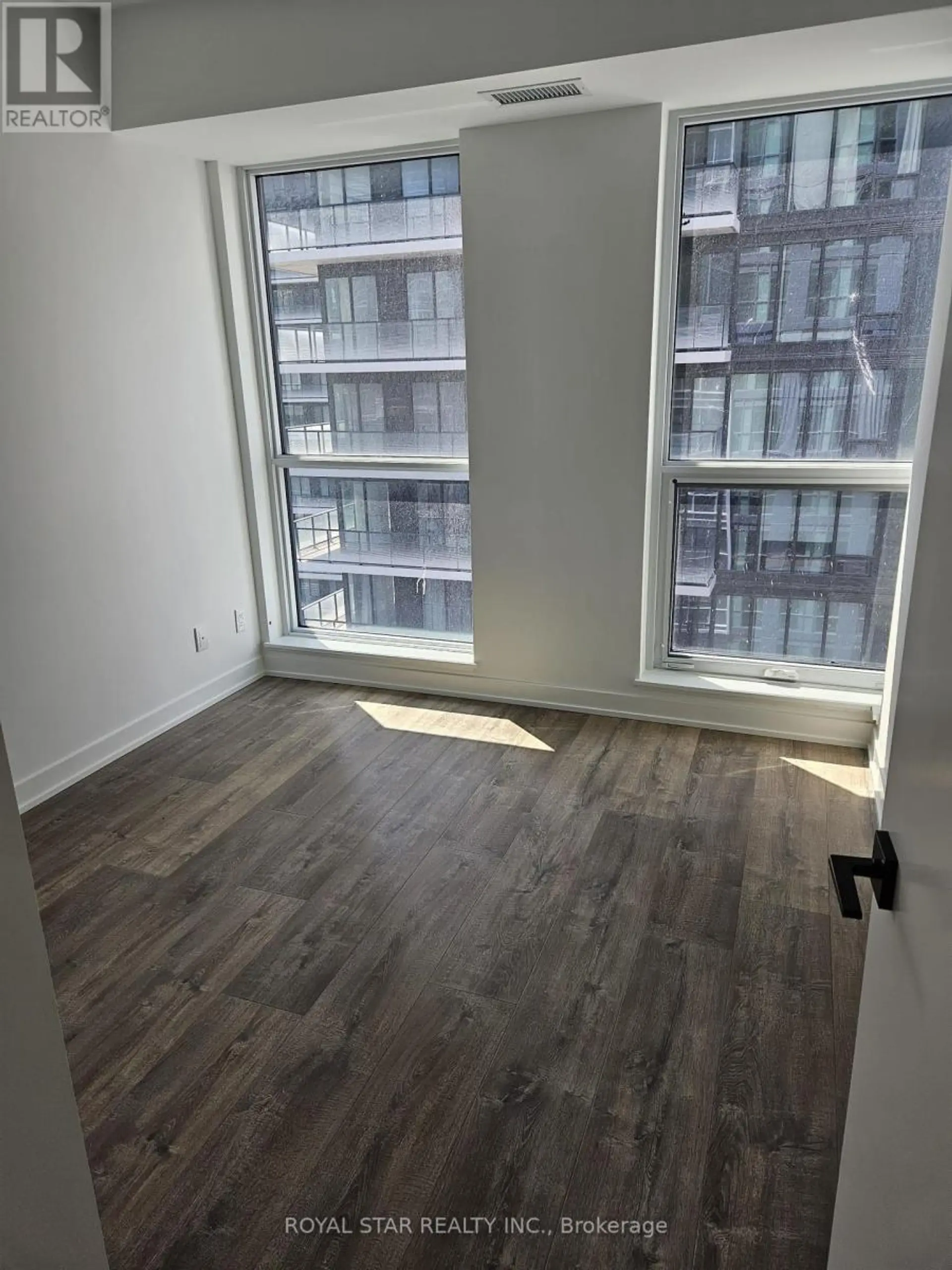 #2205 327 KING STREET W - Image 12