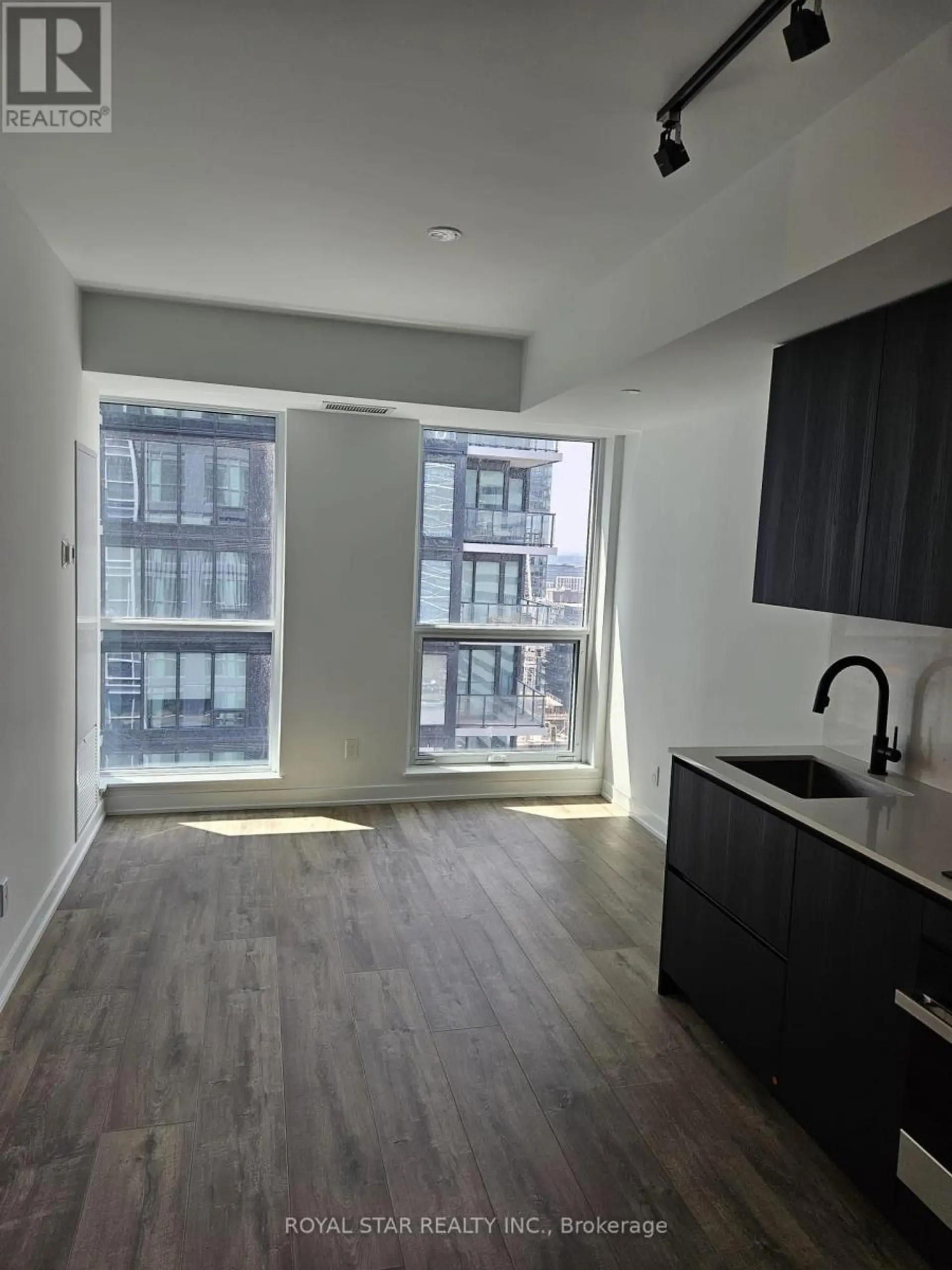 #2205 327 KING STREET W - Image 13