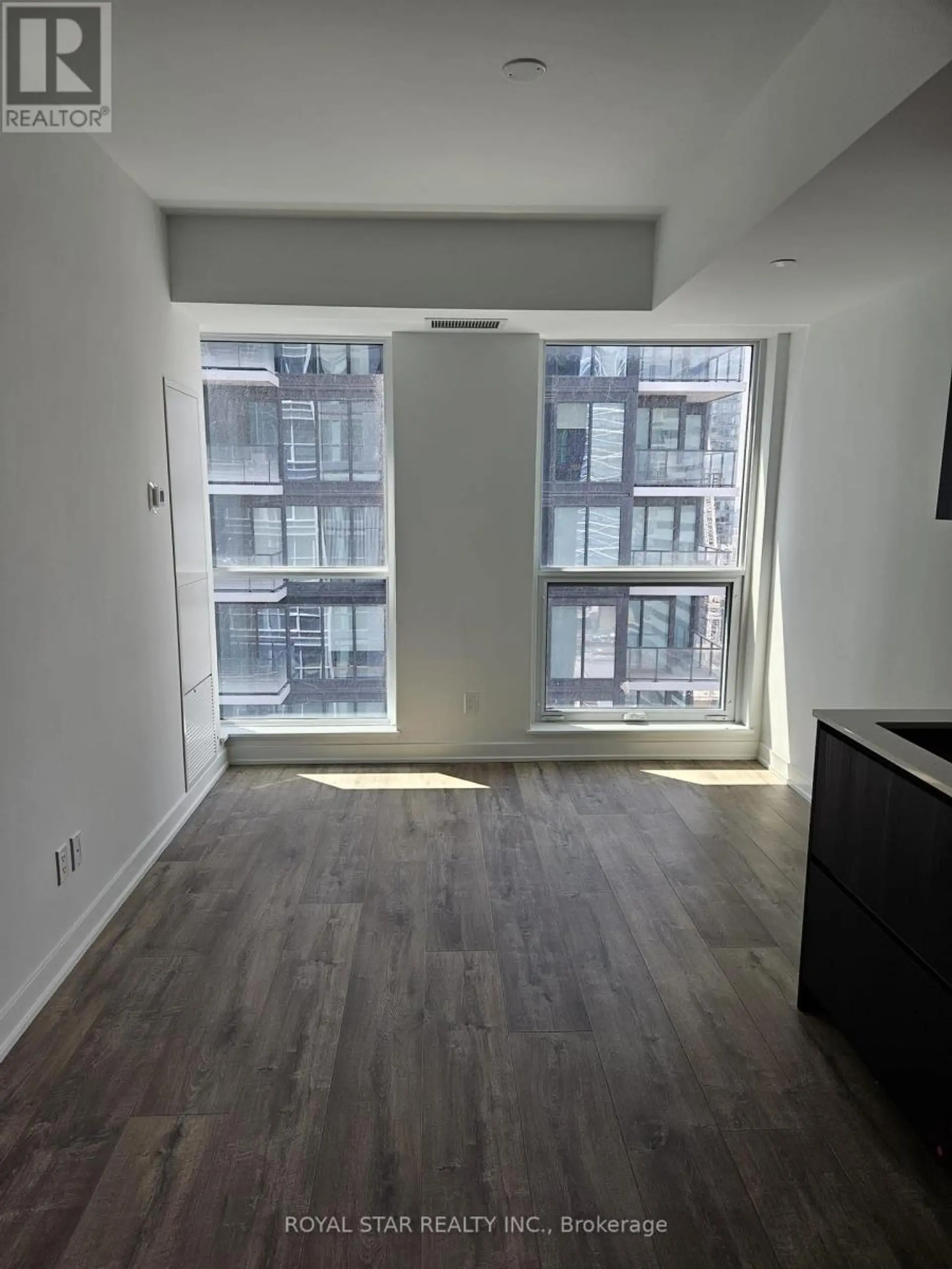 #2205 327 KING STREET W - Image 2