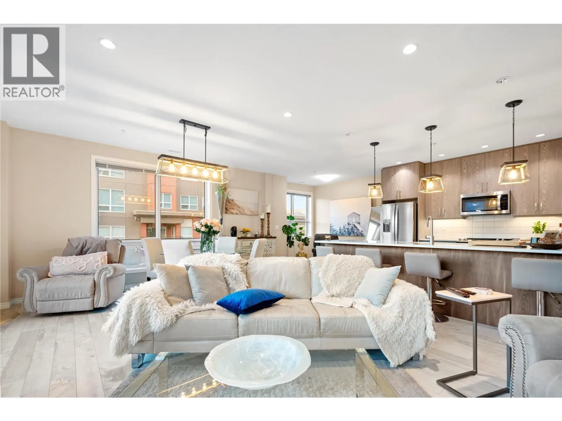 Property at #1002 3388 SKAHA LAKE ROAD, Penticton, BC