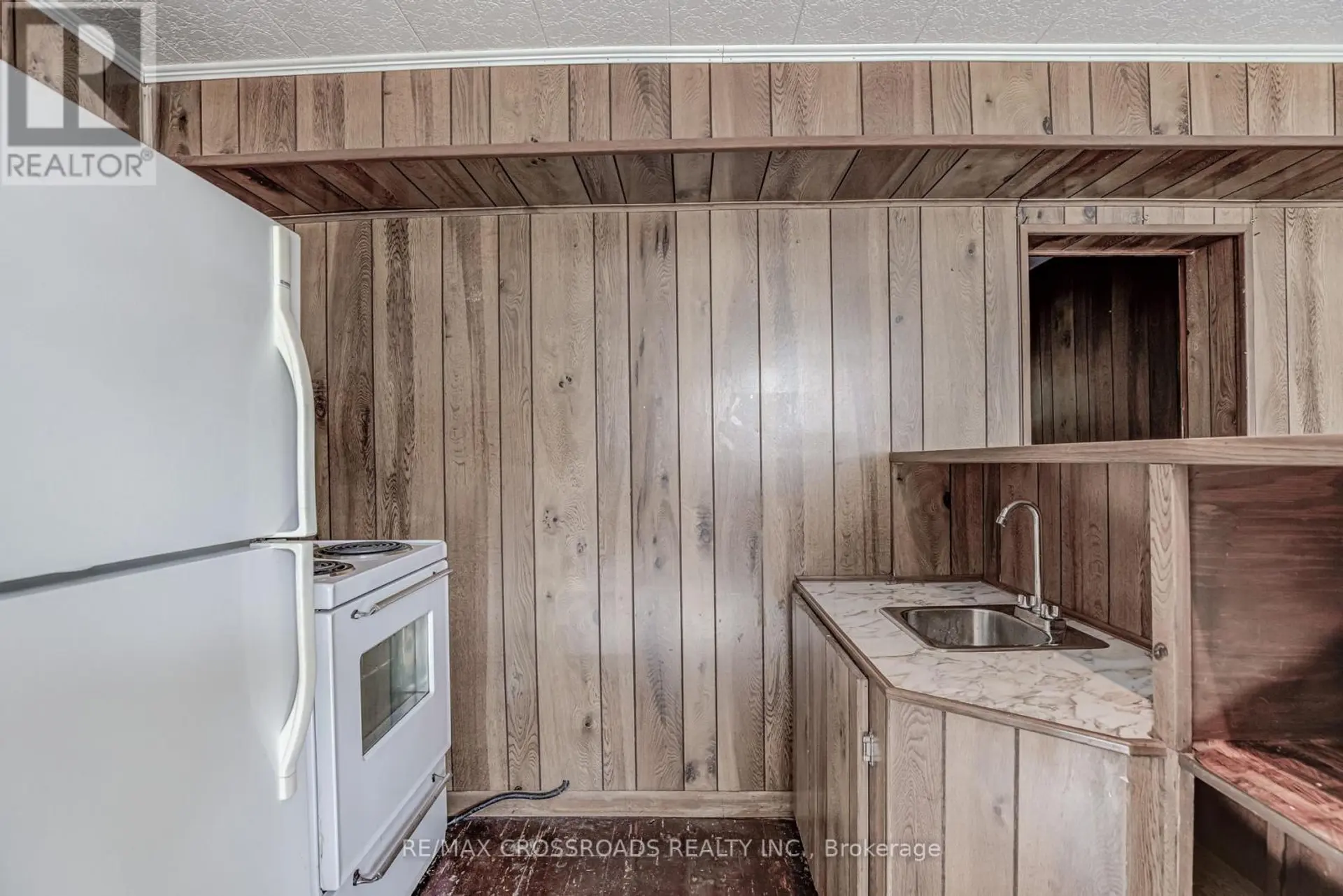 156 FLORENCE AVENUE - Image 10