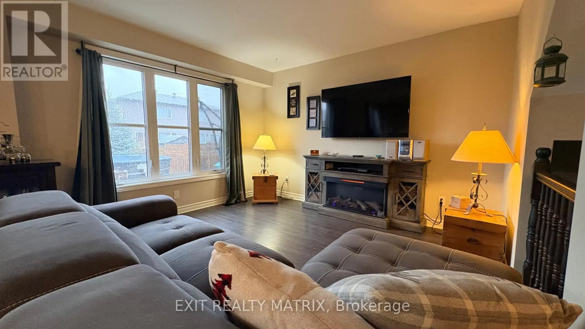 371 TRILLIUM CIRCLE S - Image 2