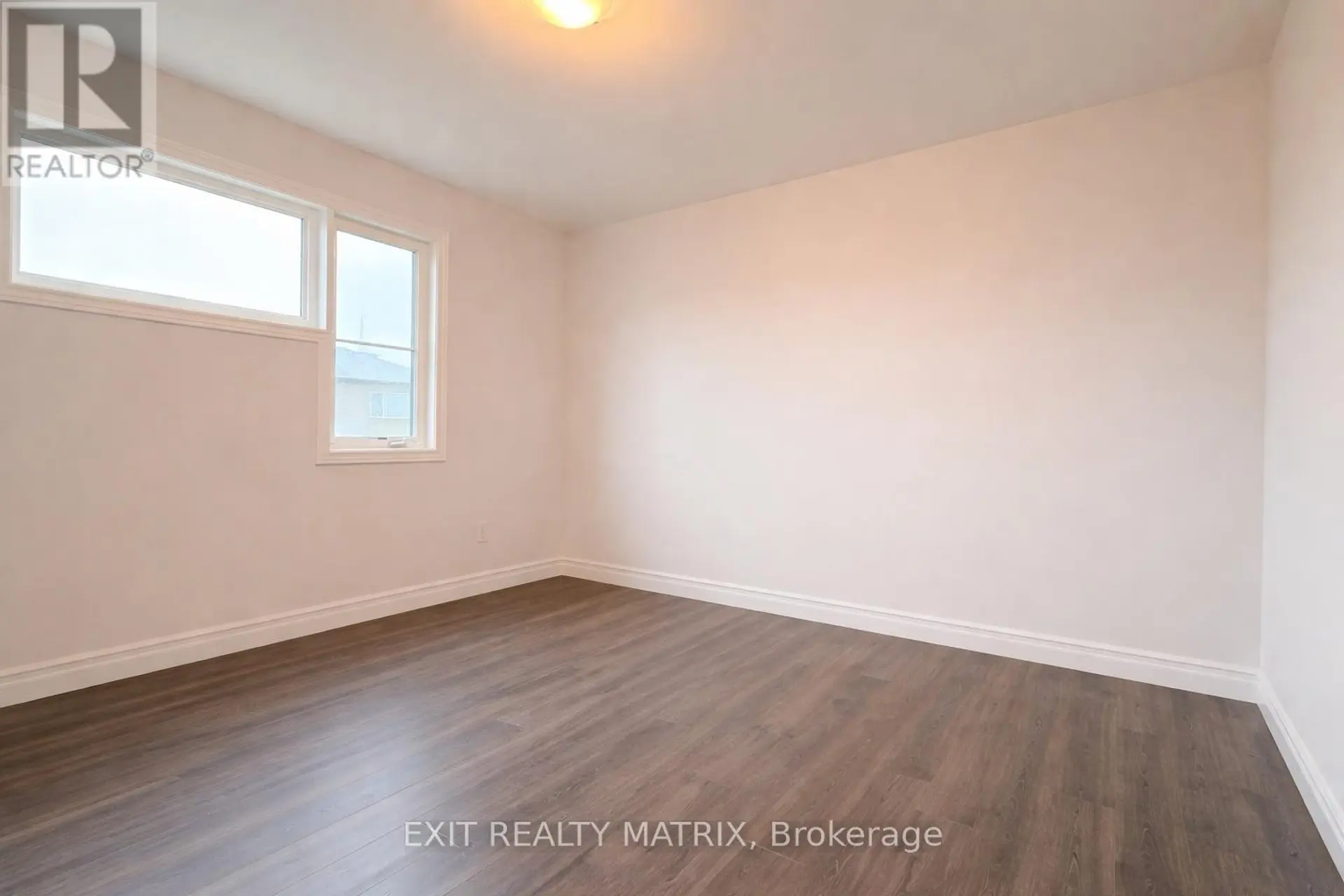 371 TRILLIUM CIRCLE S - Image 8