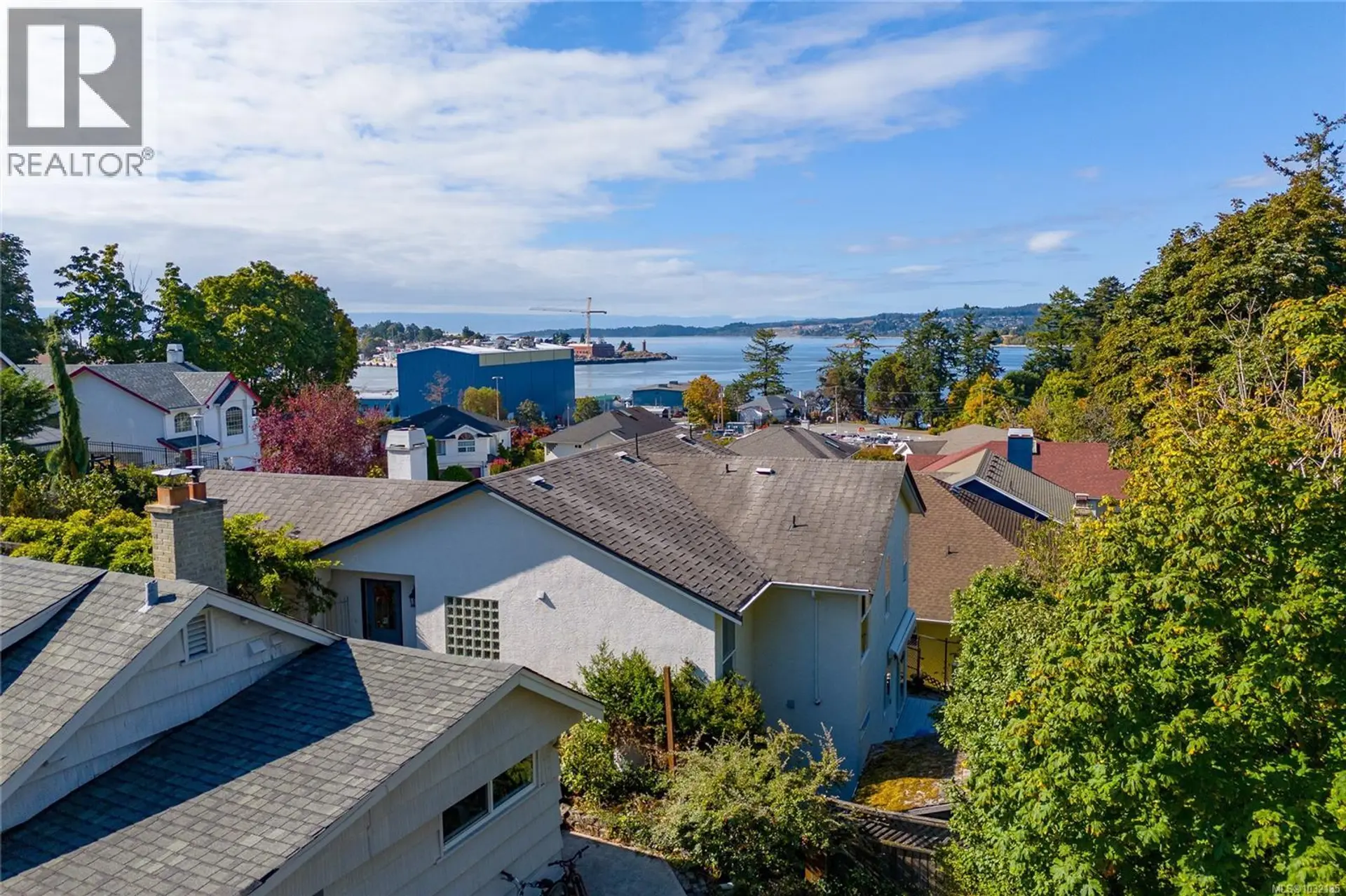 Property at 715 LUSCOMBE PL, Esquimalt, BC