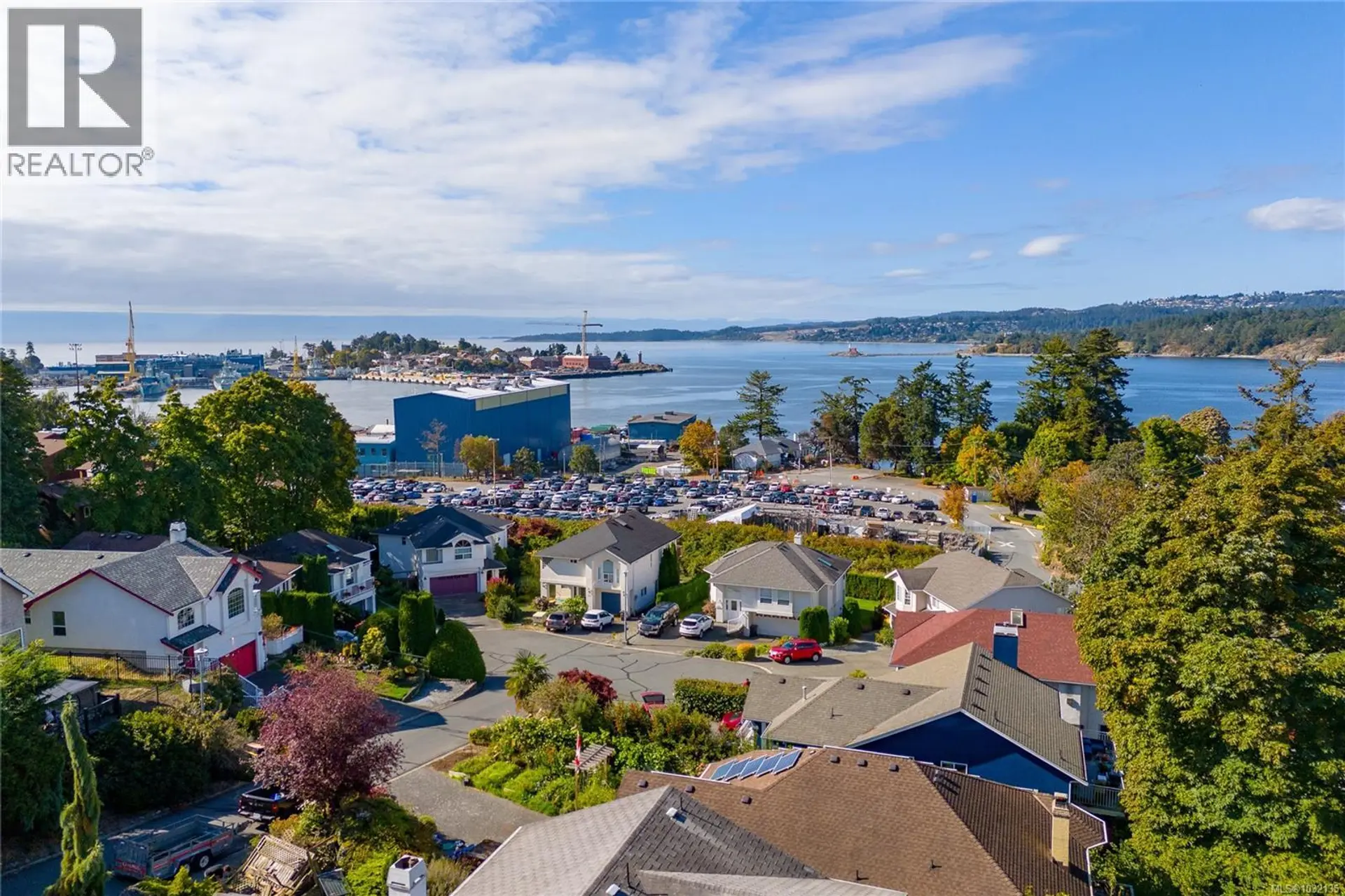 Property at 715 LUSCOMBE PL, Esquimalt, BC