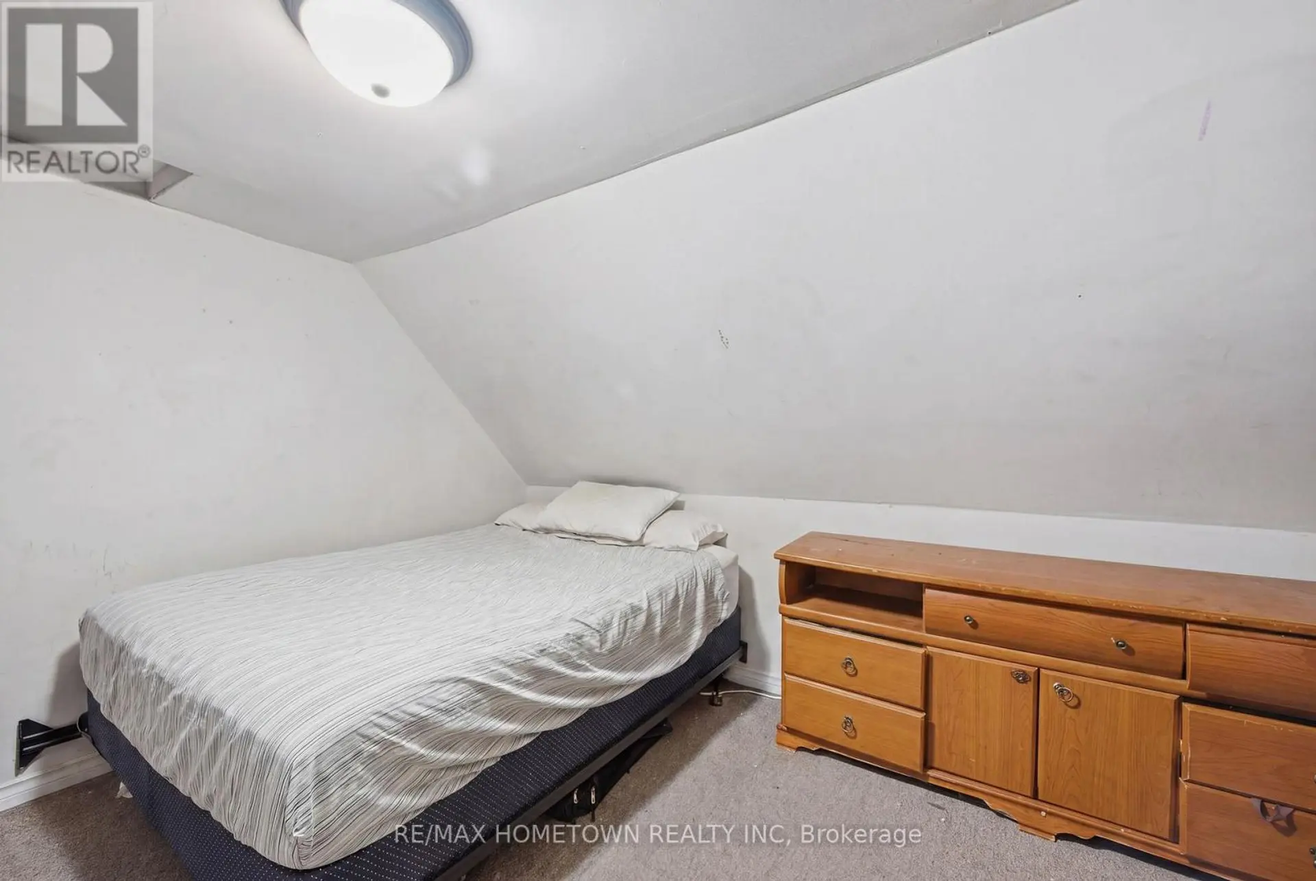 49 ADDISON ROAD - Image 8