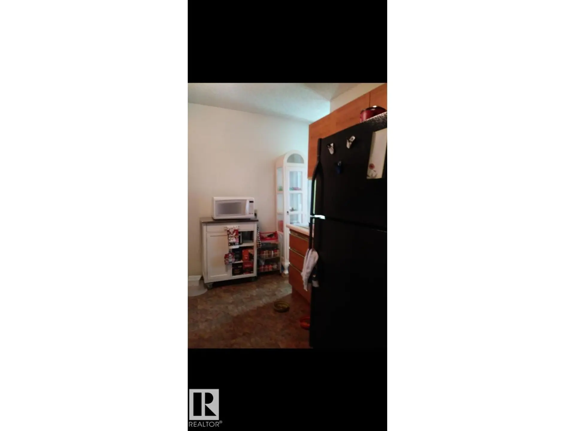 #401 10743 107 ST NW NW - Image 4
