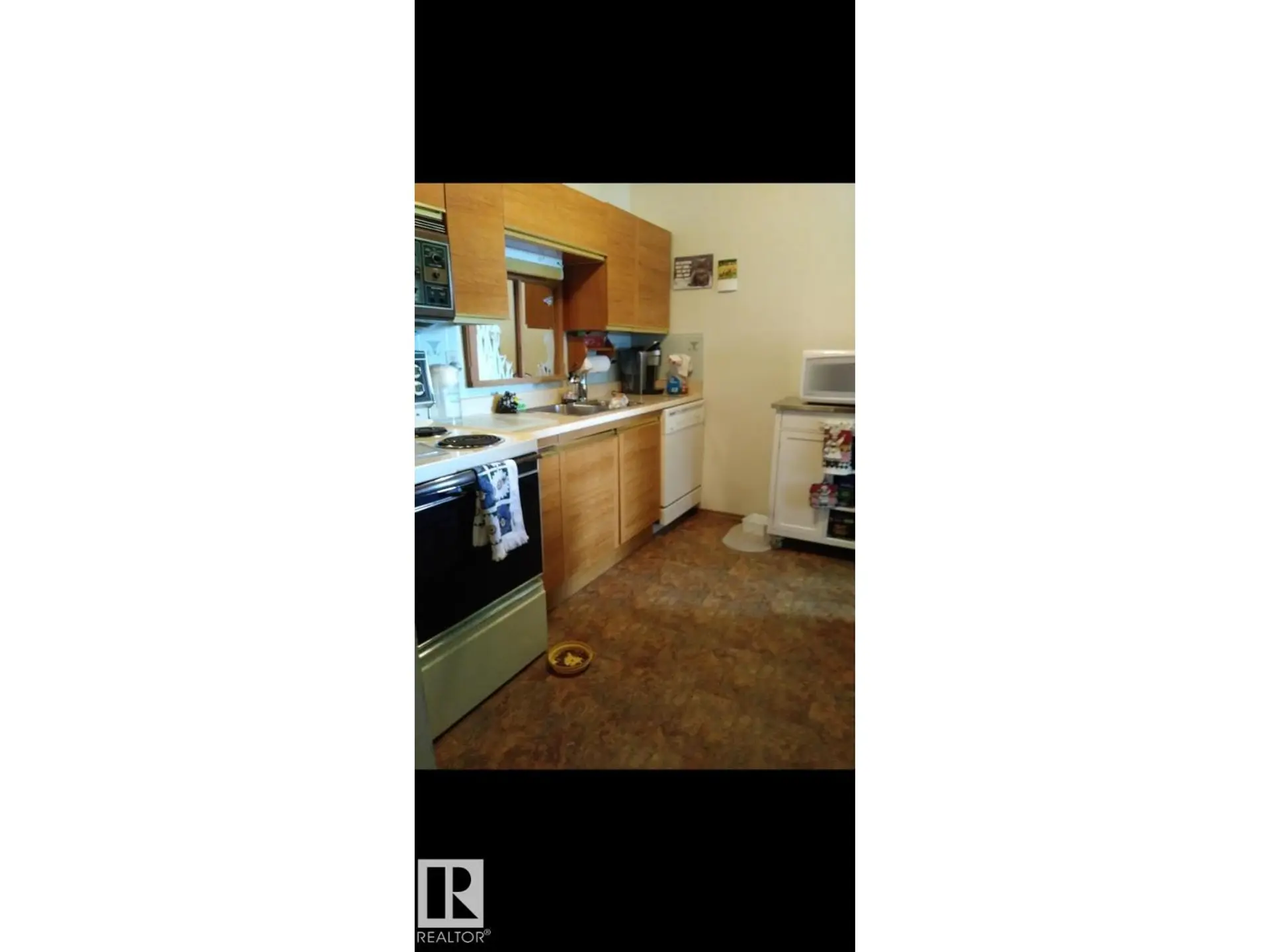 #401 10743 107 ST NW NW - Image 5