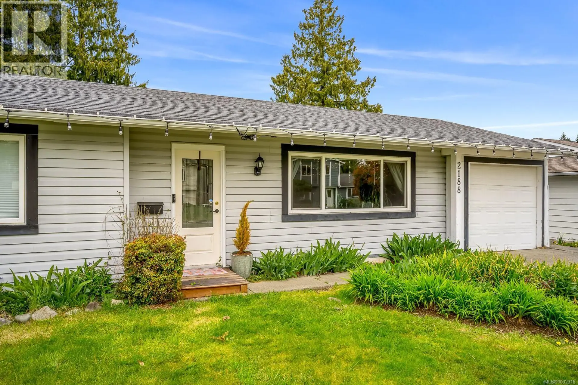 Property at 2188 NOEL AVE, Comox, BC