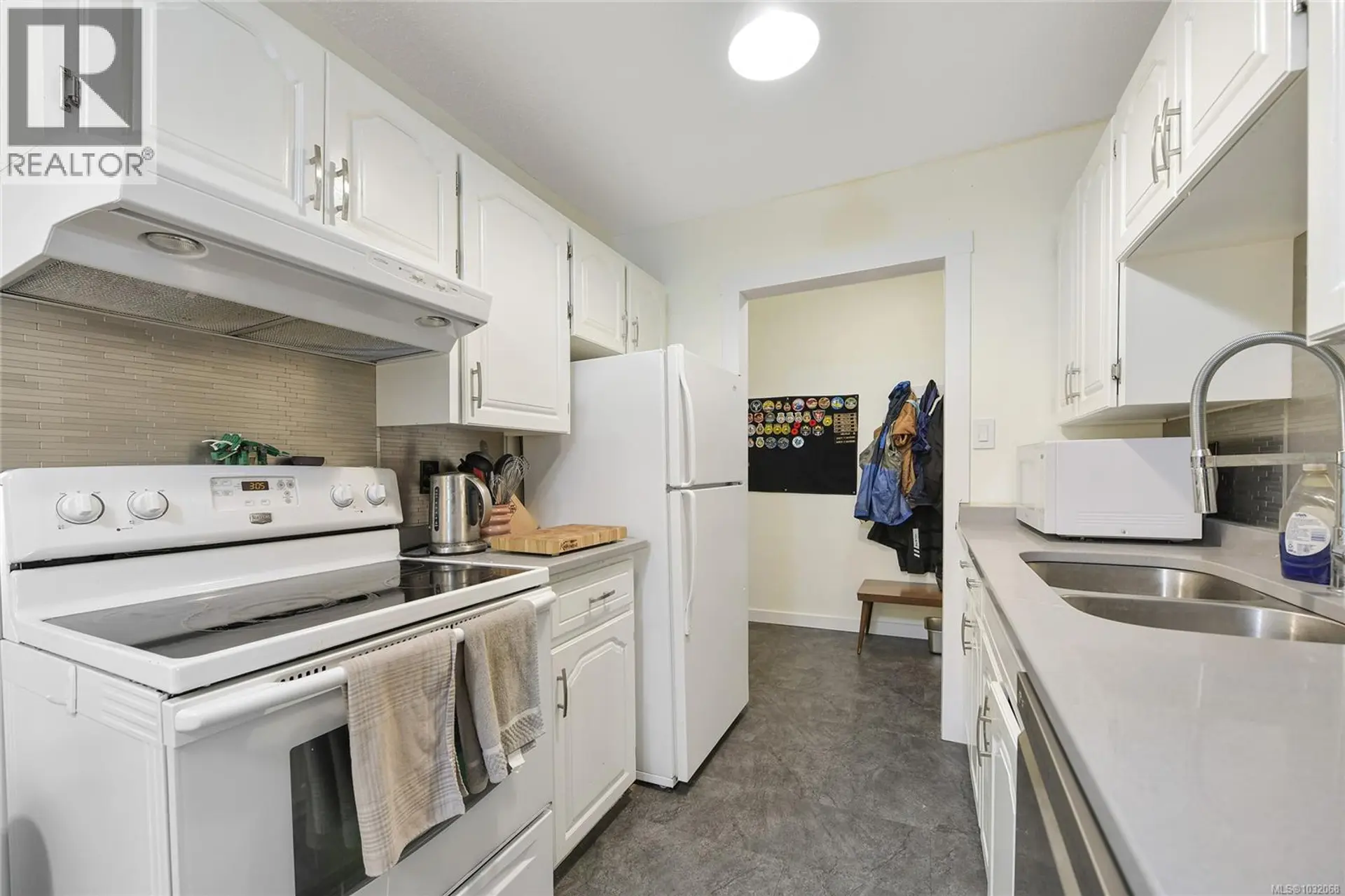 Property at #7 848 ESQUIMALT RD, Esquimalt, BC