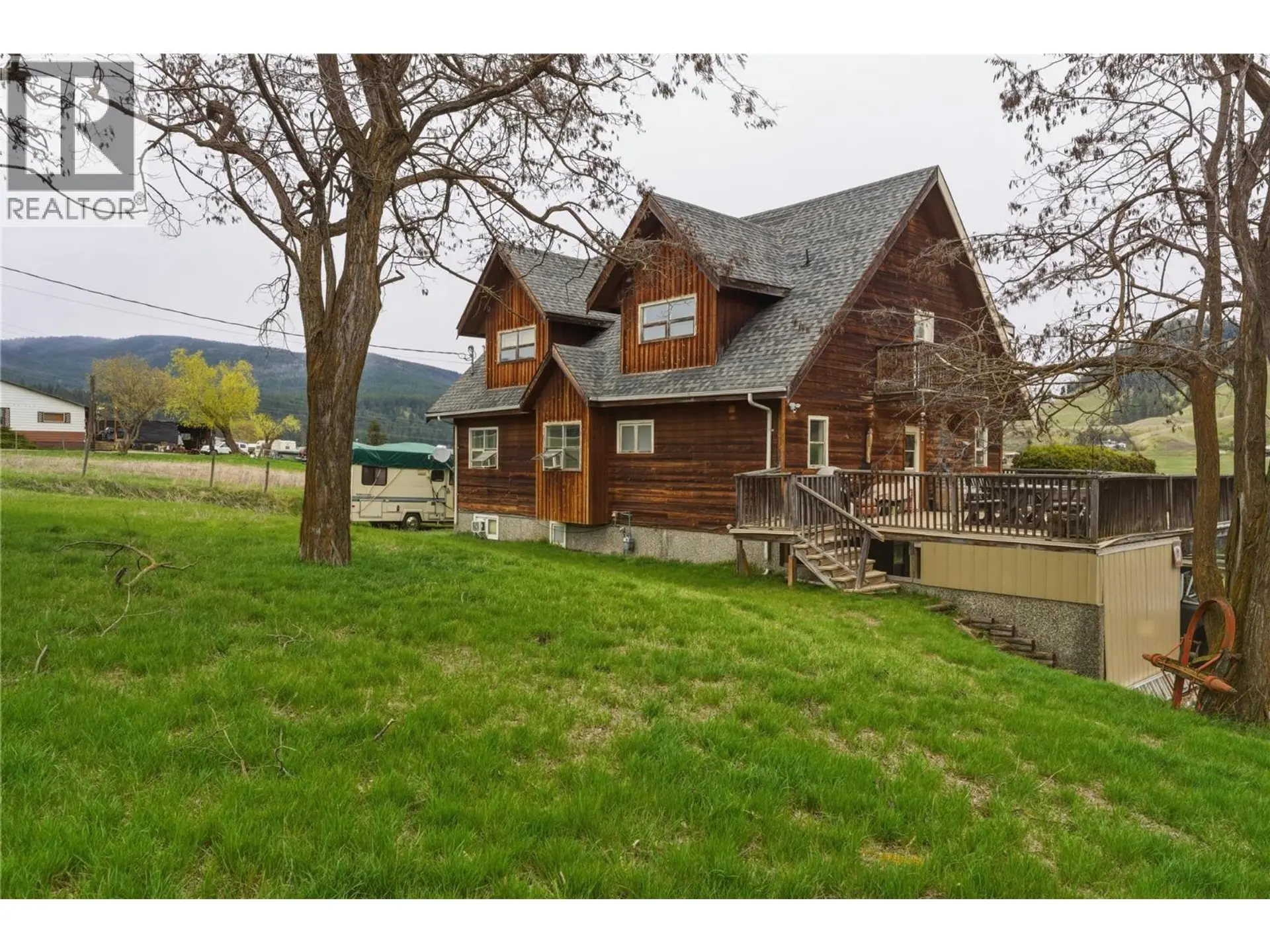 Property at 4864 South Grandview Flats Road, Spallumcheen, BC