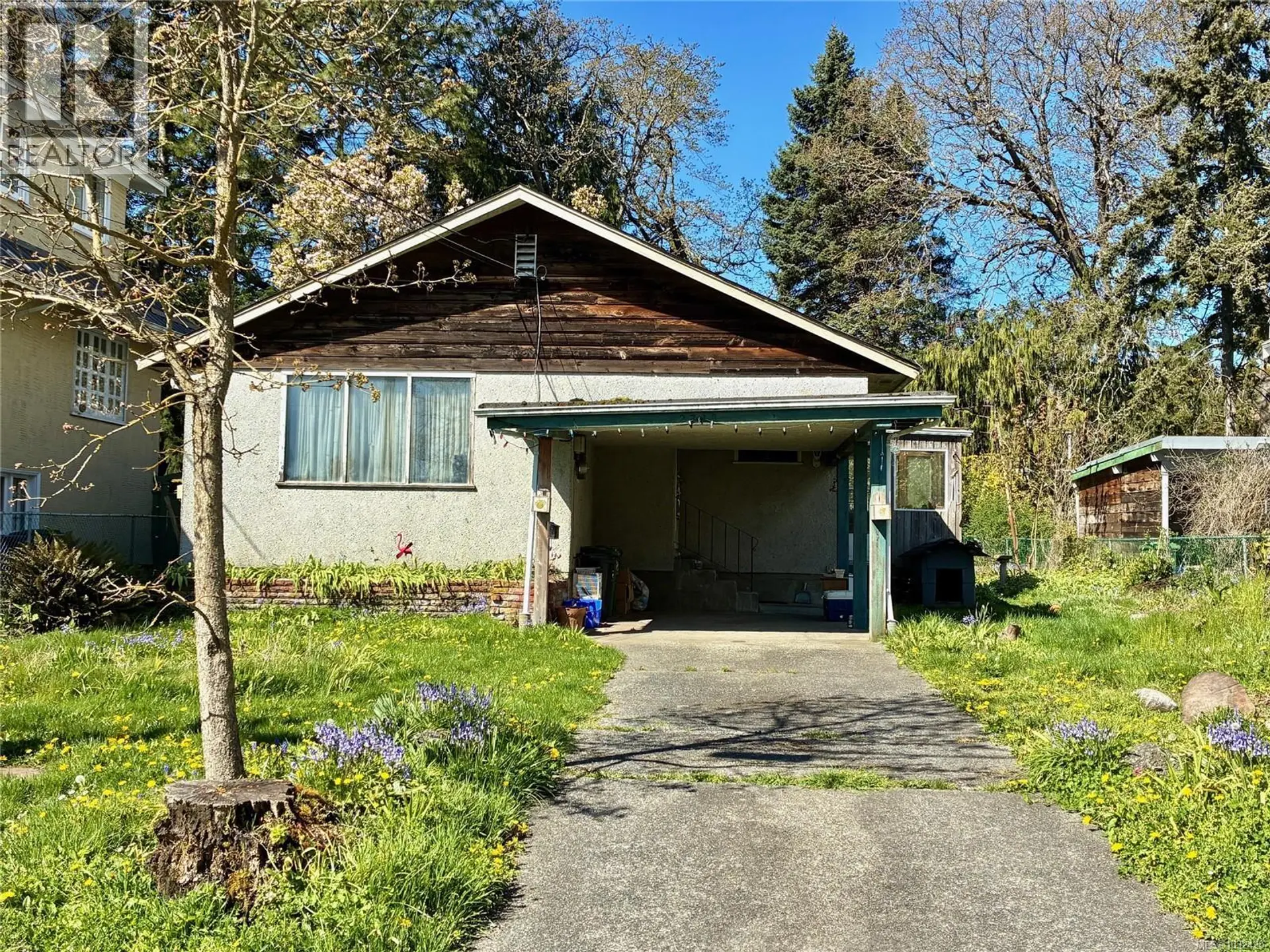 Property at 2728 AVEBURY AVE, Victoria, BC