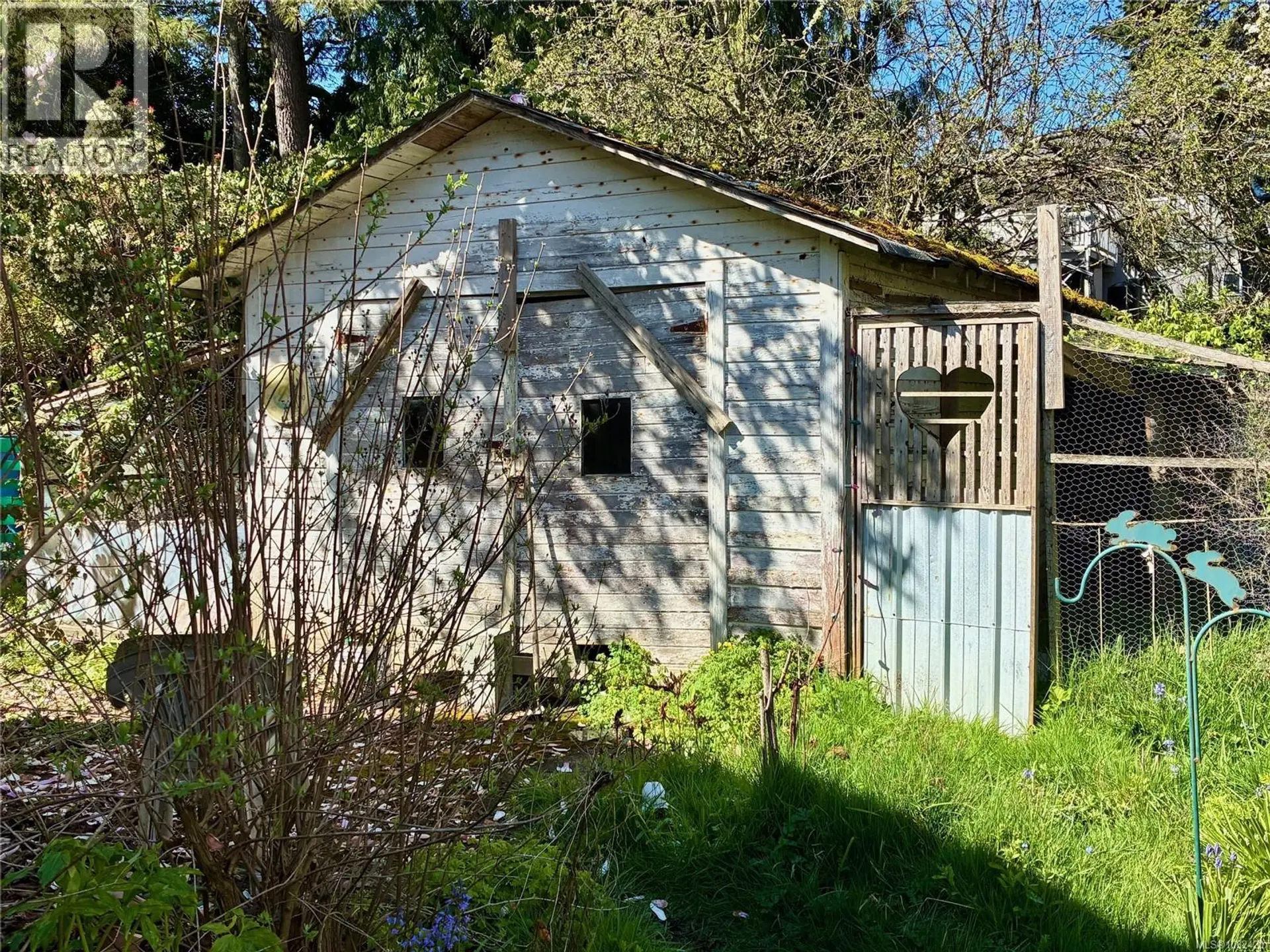 Property at 2728 AVEBURY AVE, Victoria, BC