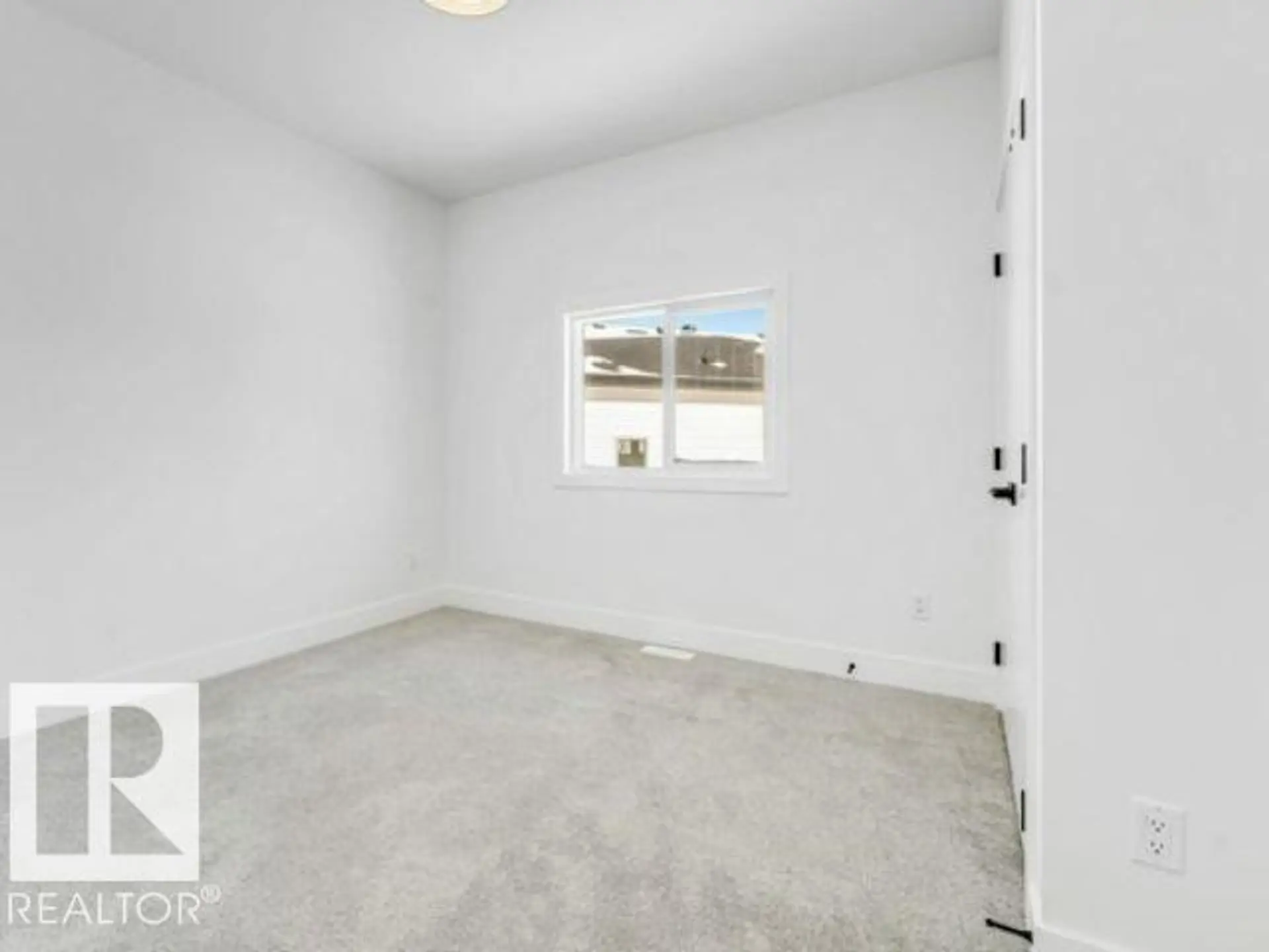 6710 176A AV NW - Image 14