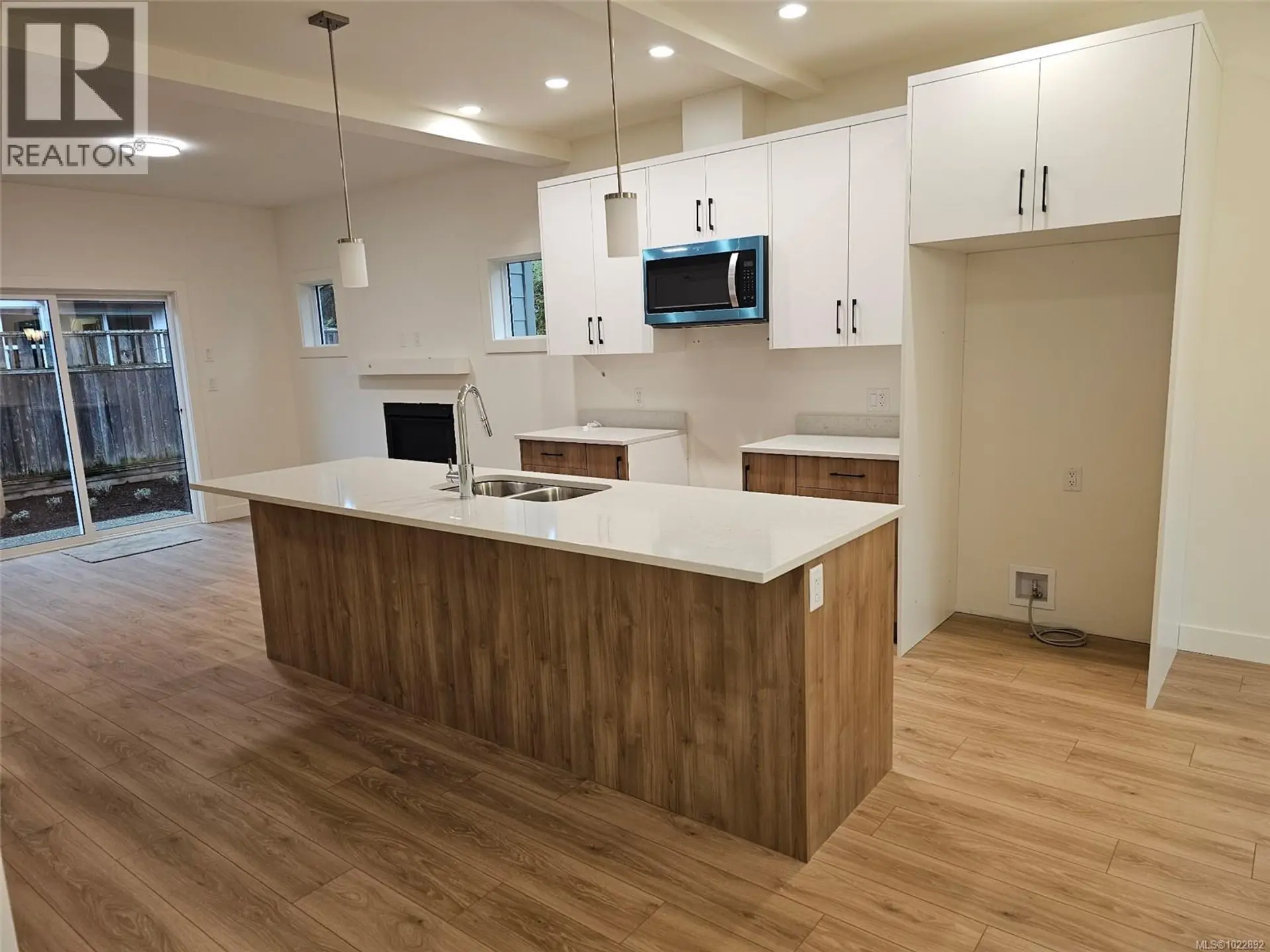 Property at 924 ROSEFINCH PL, Langford, BC