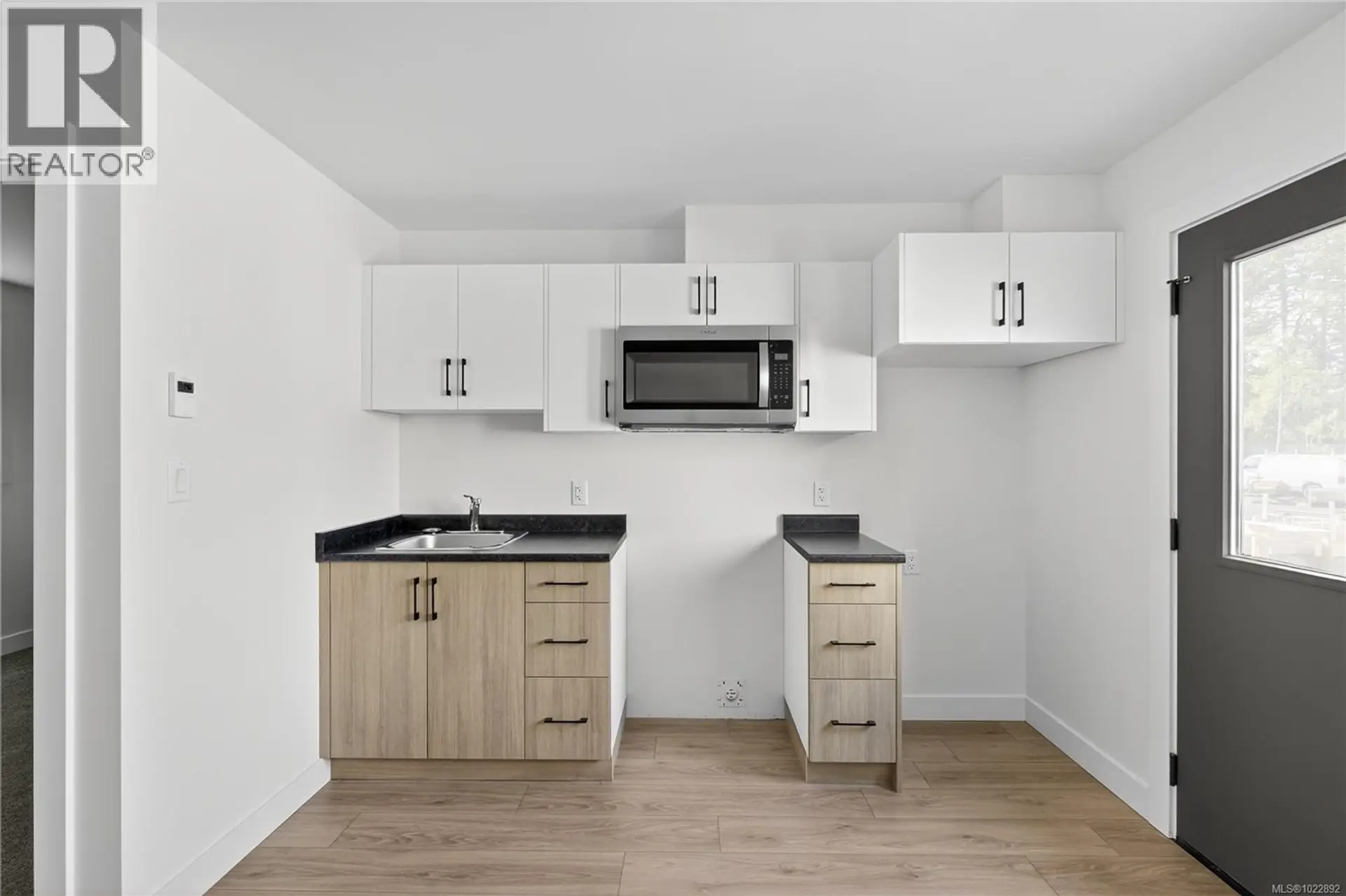 Property at 924 ROSEFINCH PL, Langford, BC