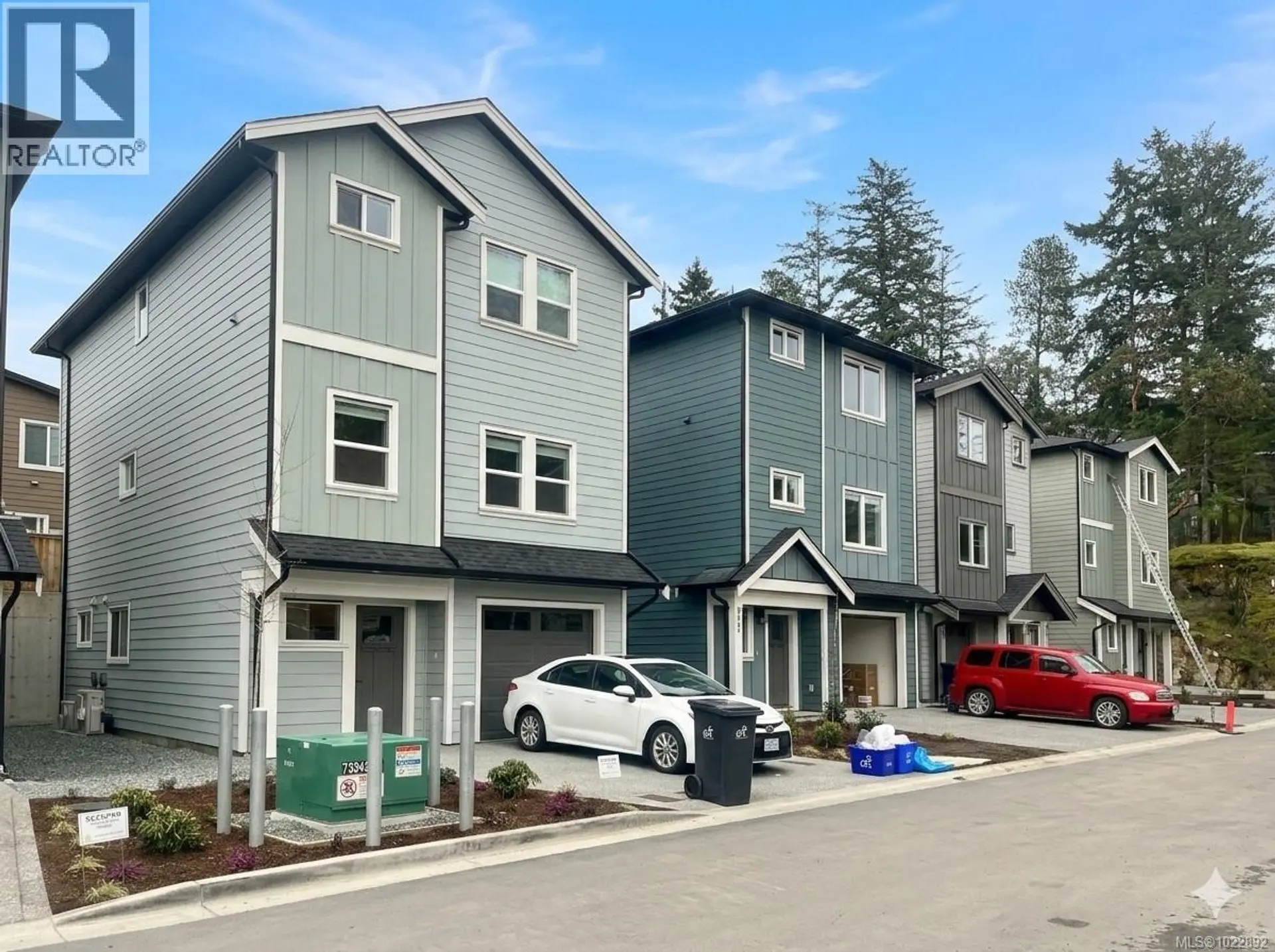 Property at 924 ROSEFINCH PL, Langford, BC