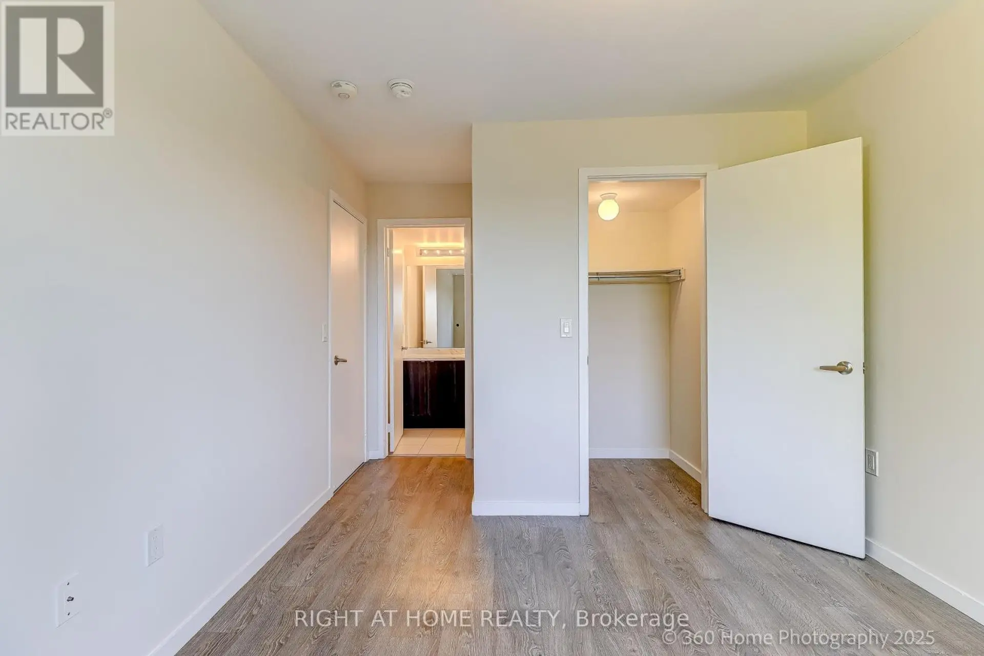 #28 200 ALEX GARDNER CIRCLE - Image 11