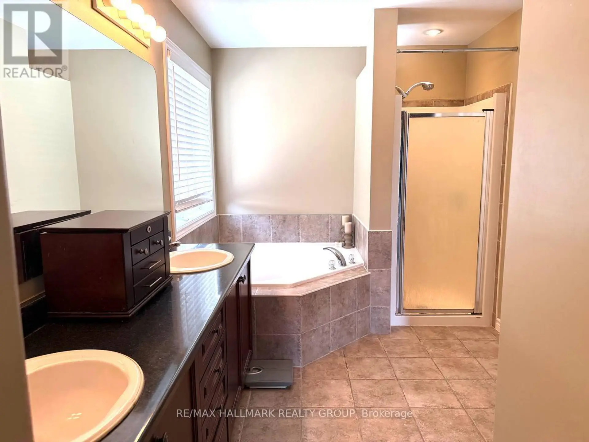 9 BLACKSHIRE CIRCLE - Image 16