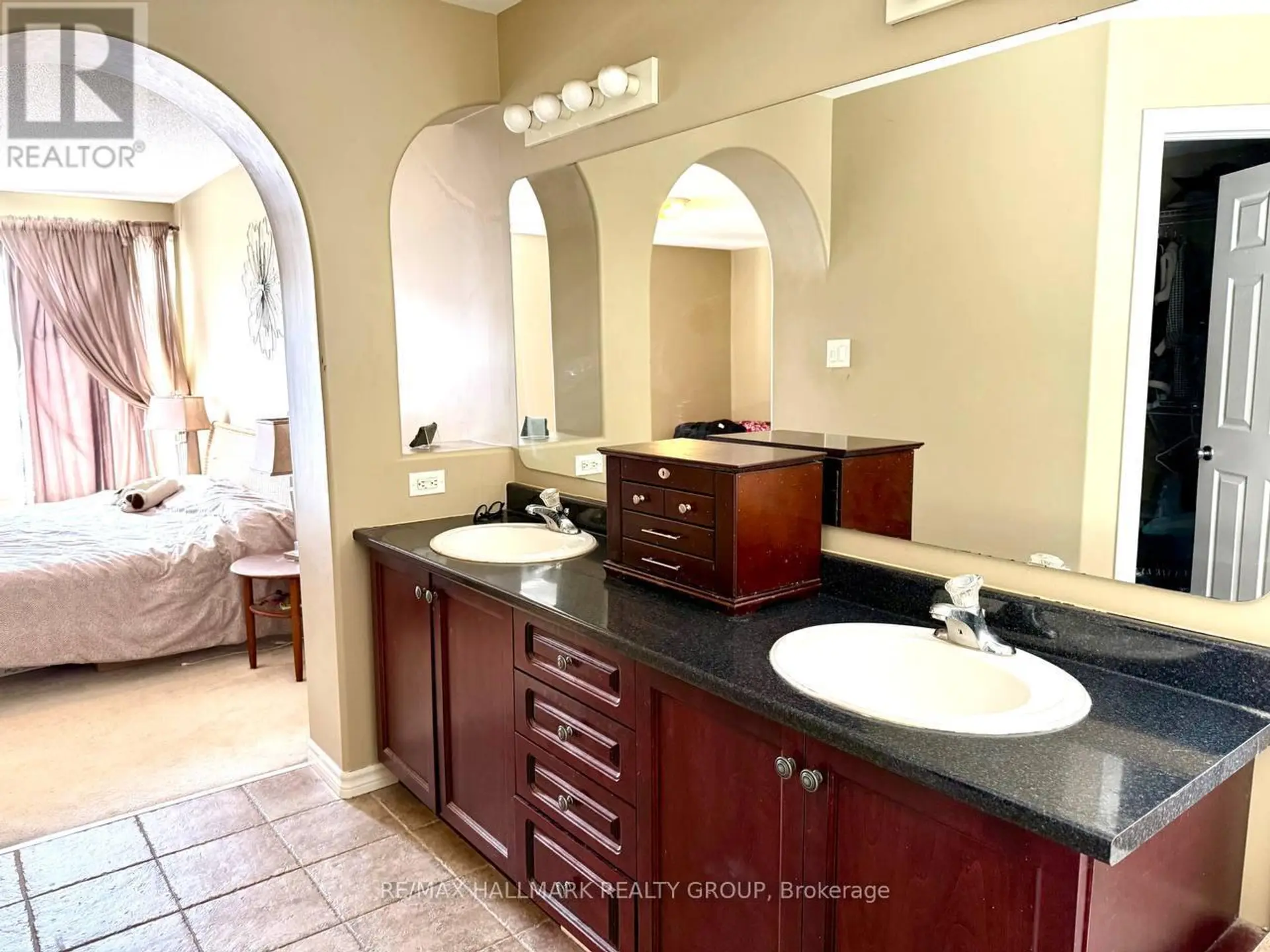 9 BLACKSHIRE CIRCLE - Image 17