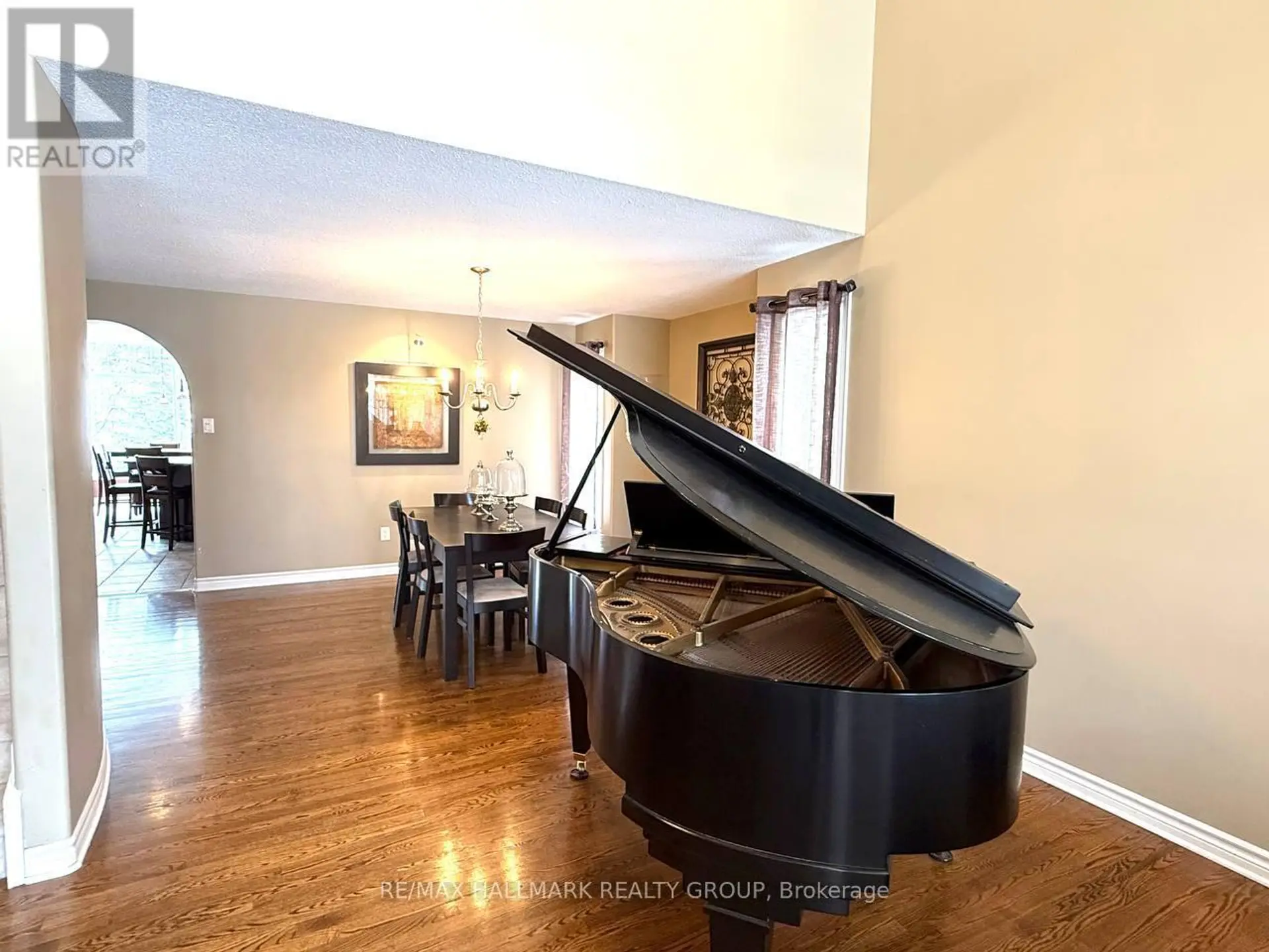 9 BLACKSHIRE CIRCLE - Image 4