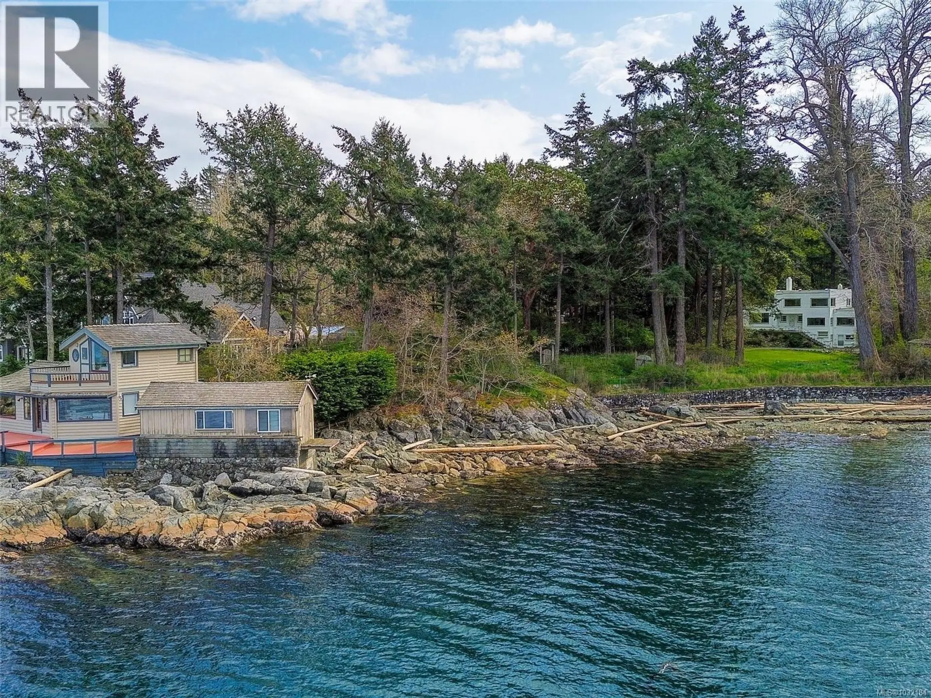 Property at 2620 Queenswood Dr, Saanich, BC