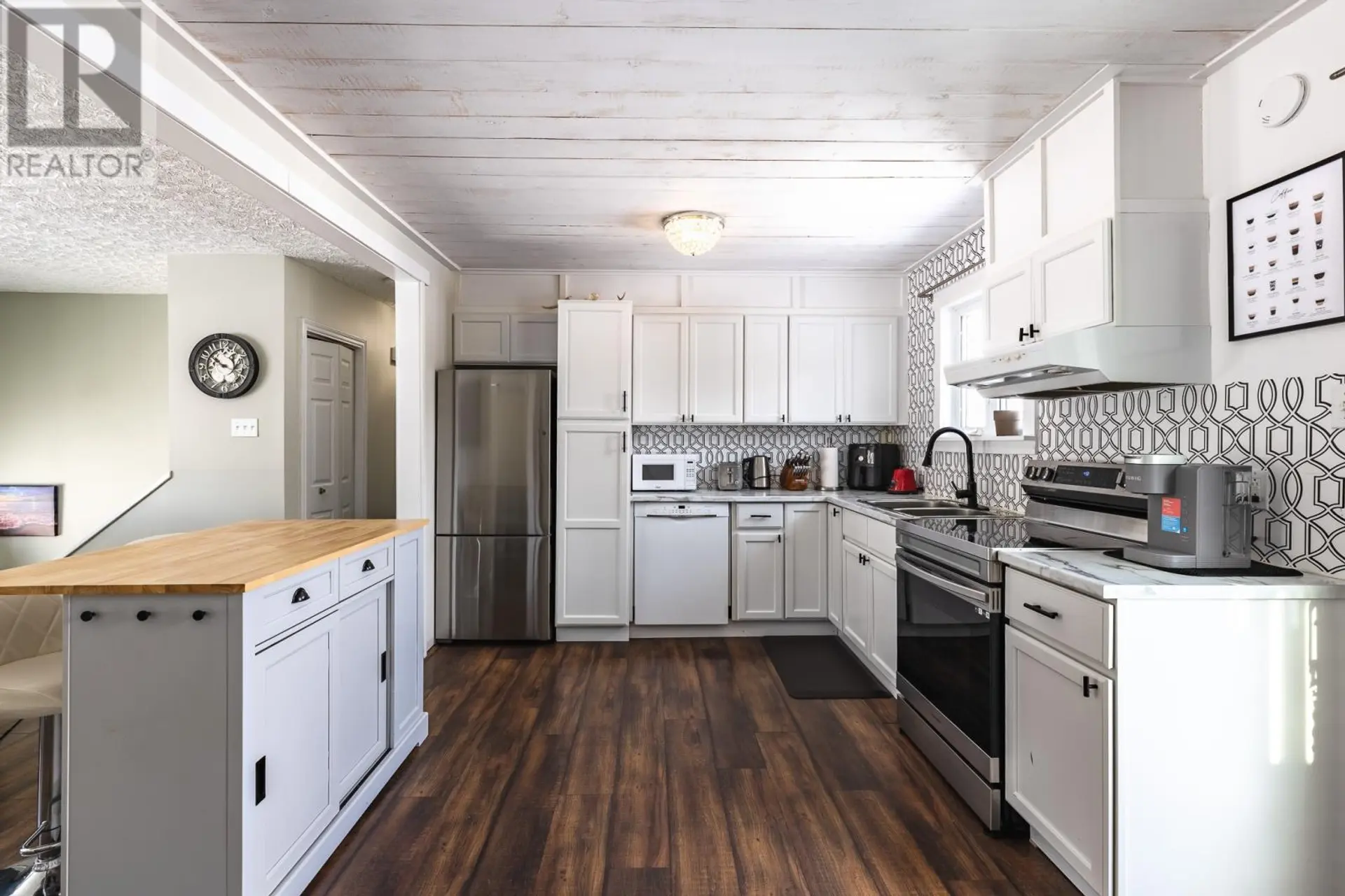 Property at 17 BISHOP AVENUE, Pasadena, NL