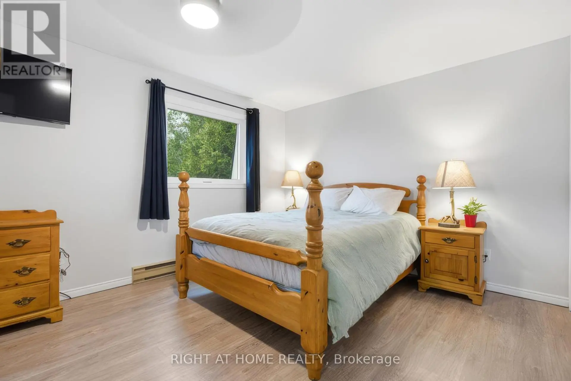 384 COUNTESS STREET N - Image 10
