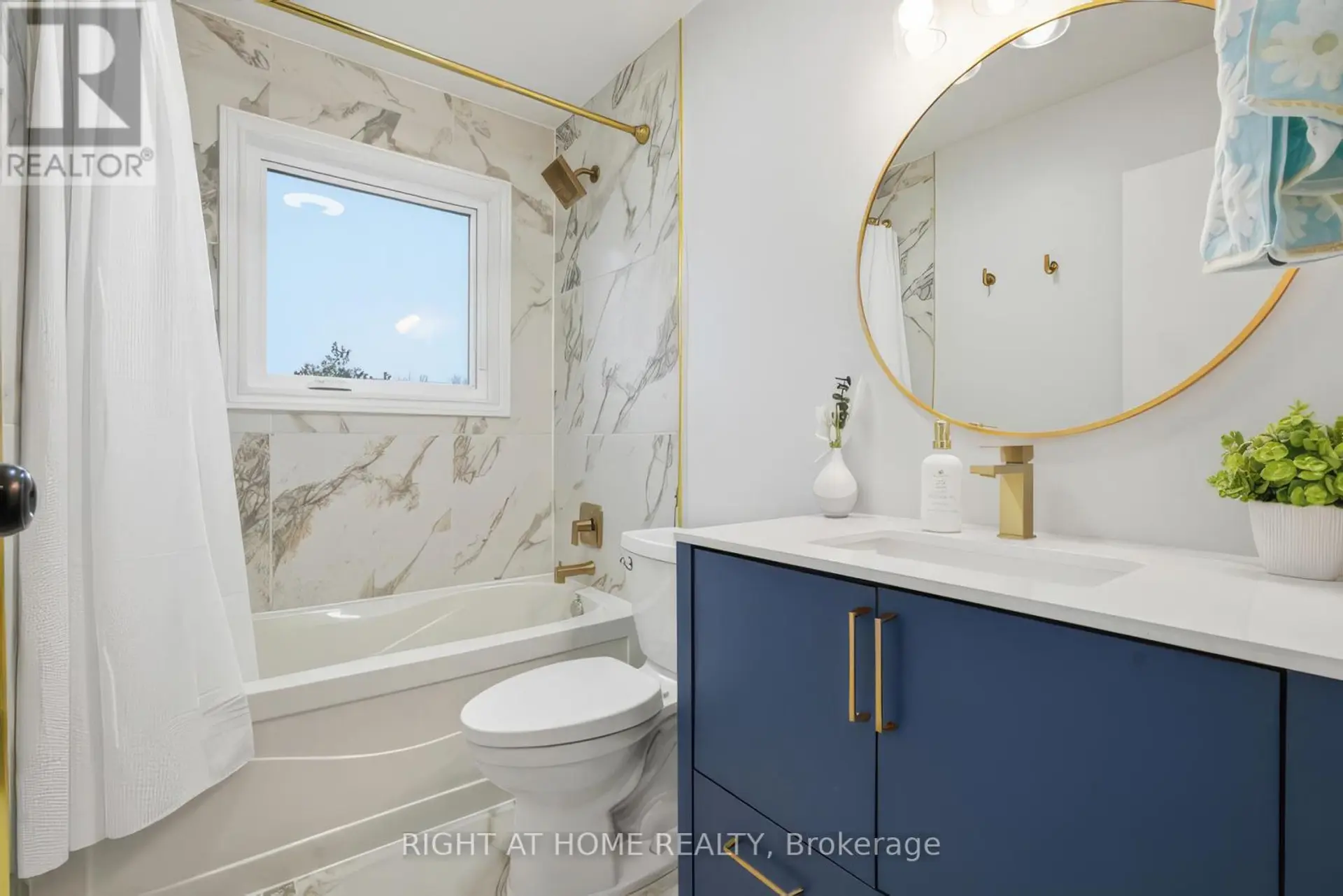 384 COUNTESS STREET N - Image 11
