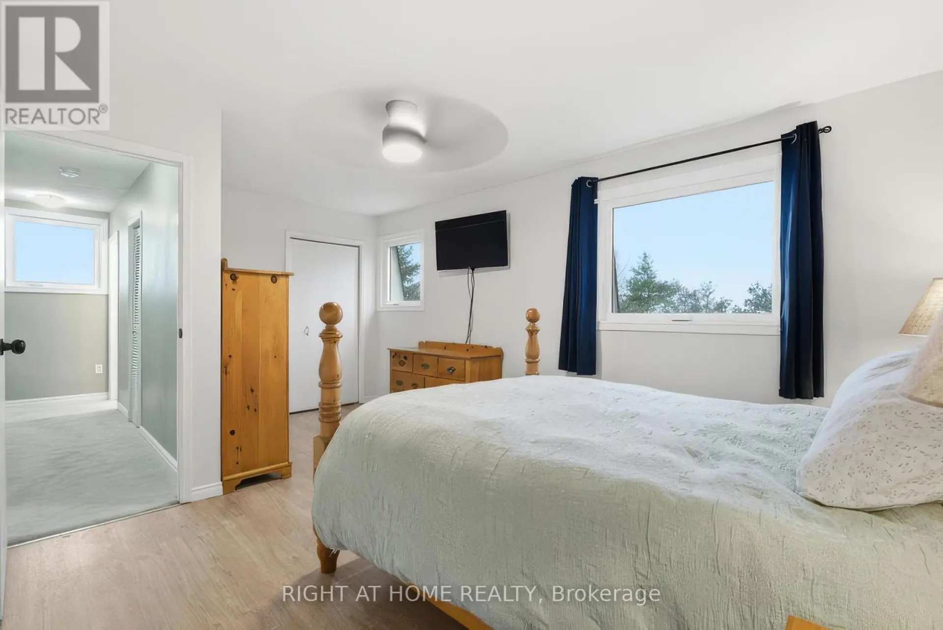 384 COUNTESS STREET N - Image 12