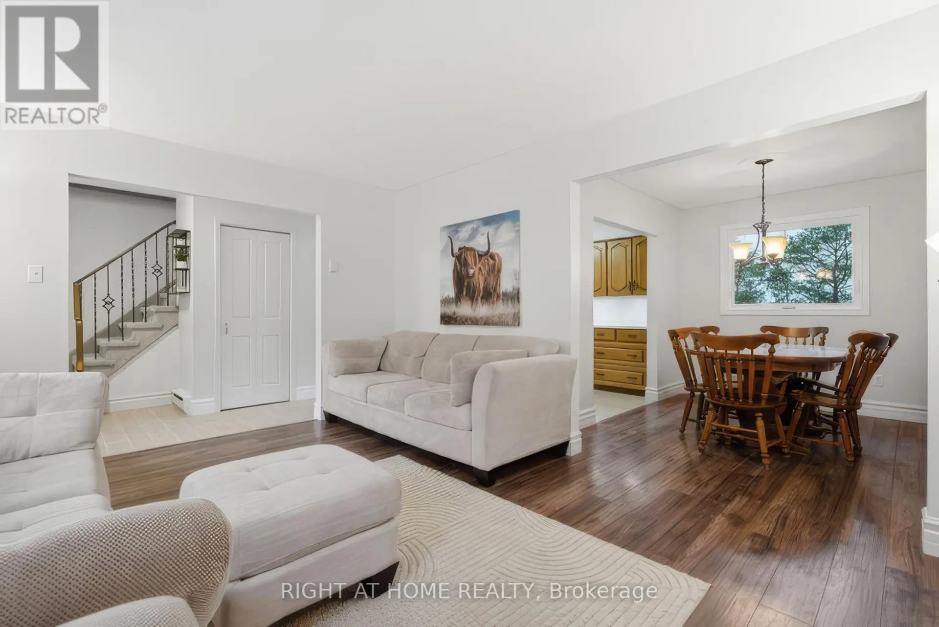 384 COUNTESS STREET N - Image 5