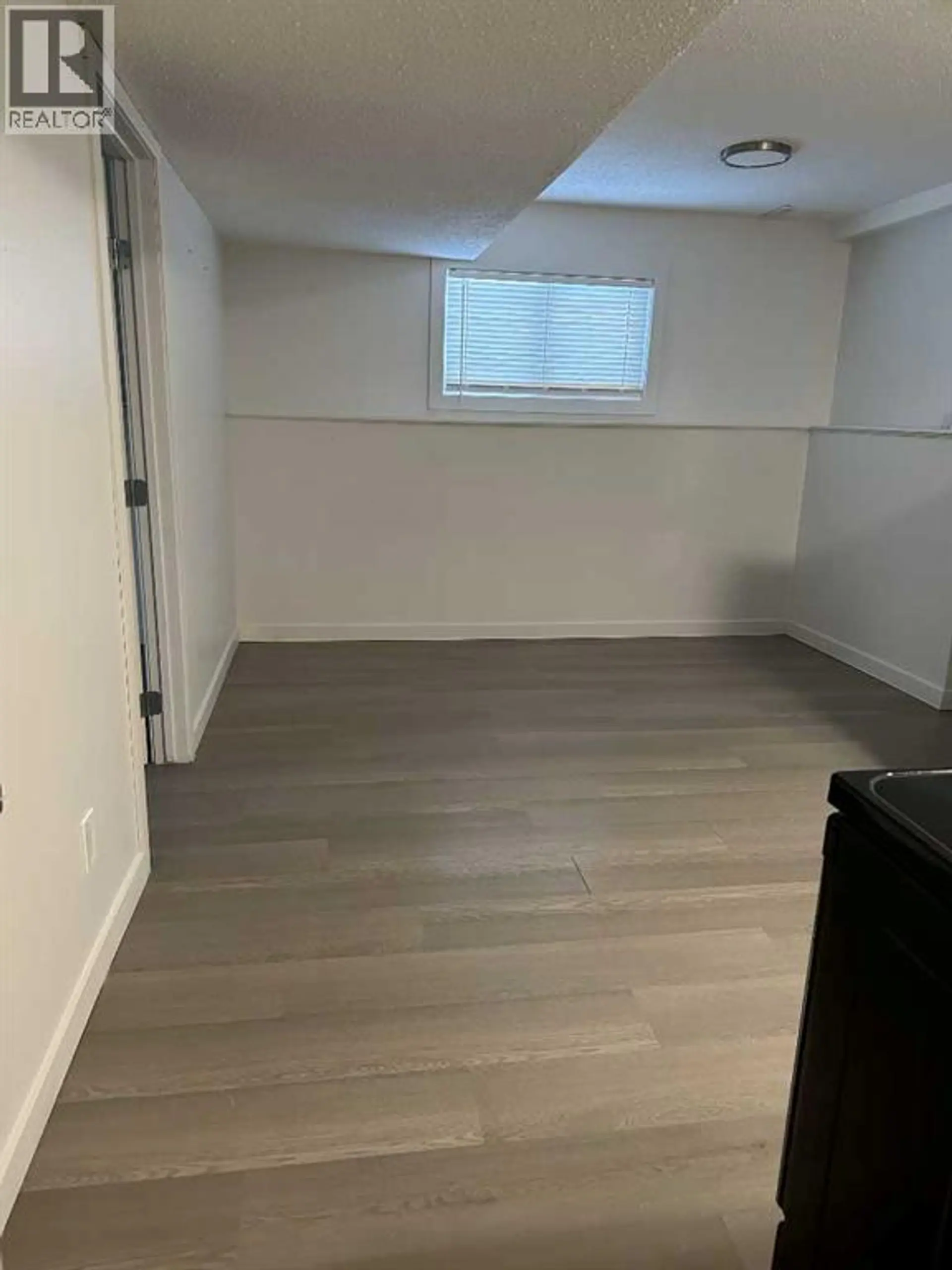 10132 102 AVENUE - Image 12