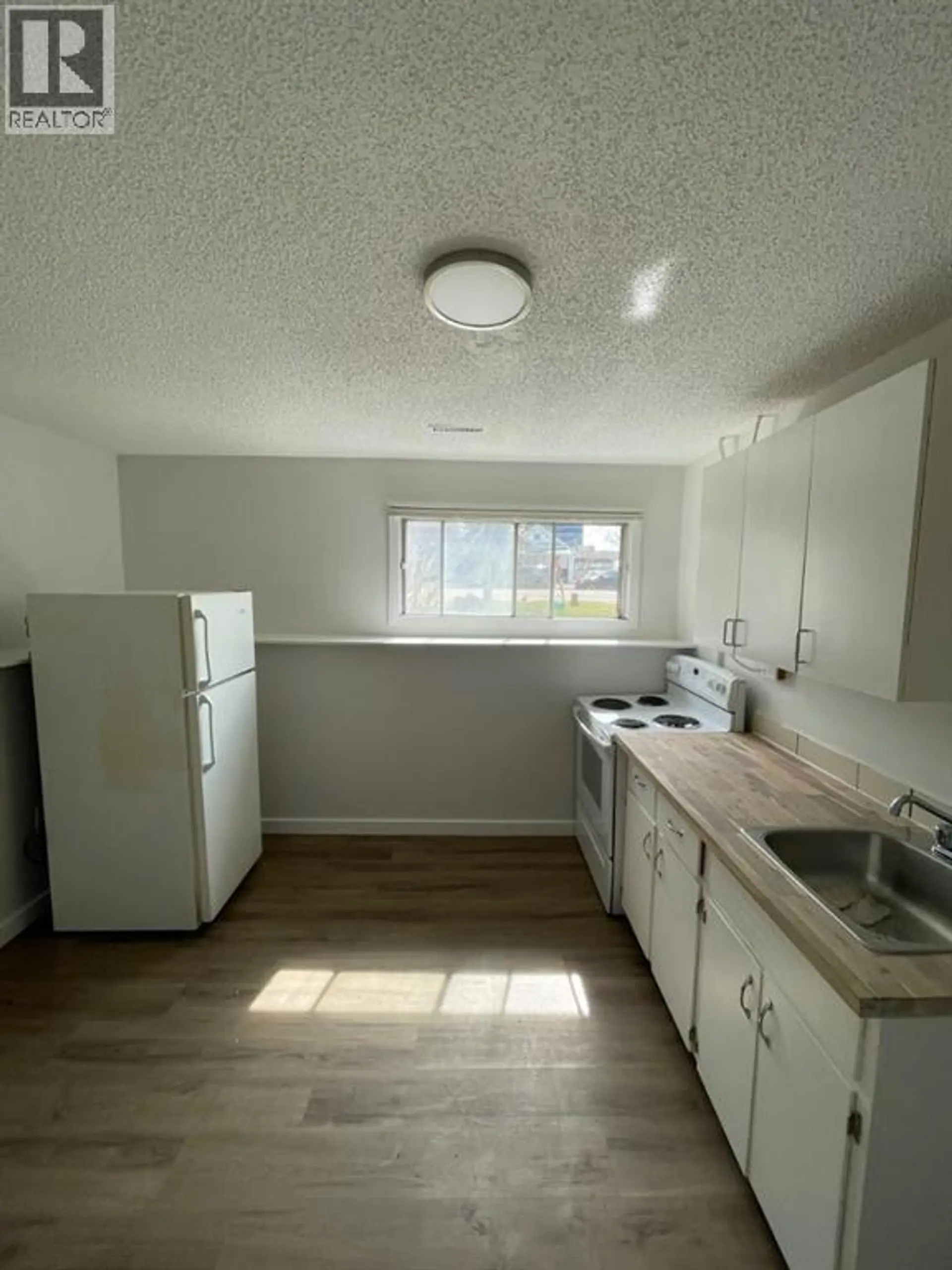 10132 102 AVENUE - Image 9