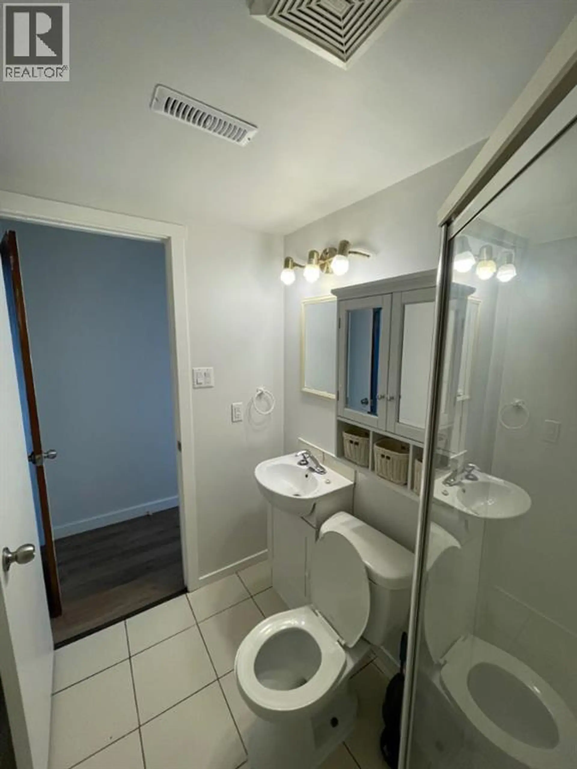 10132 102 AVENUE - Image 11