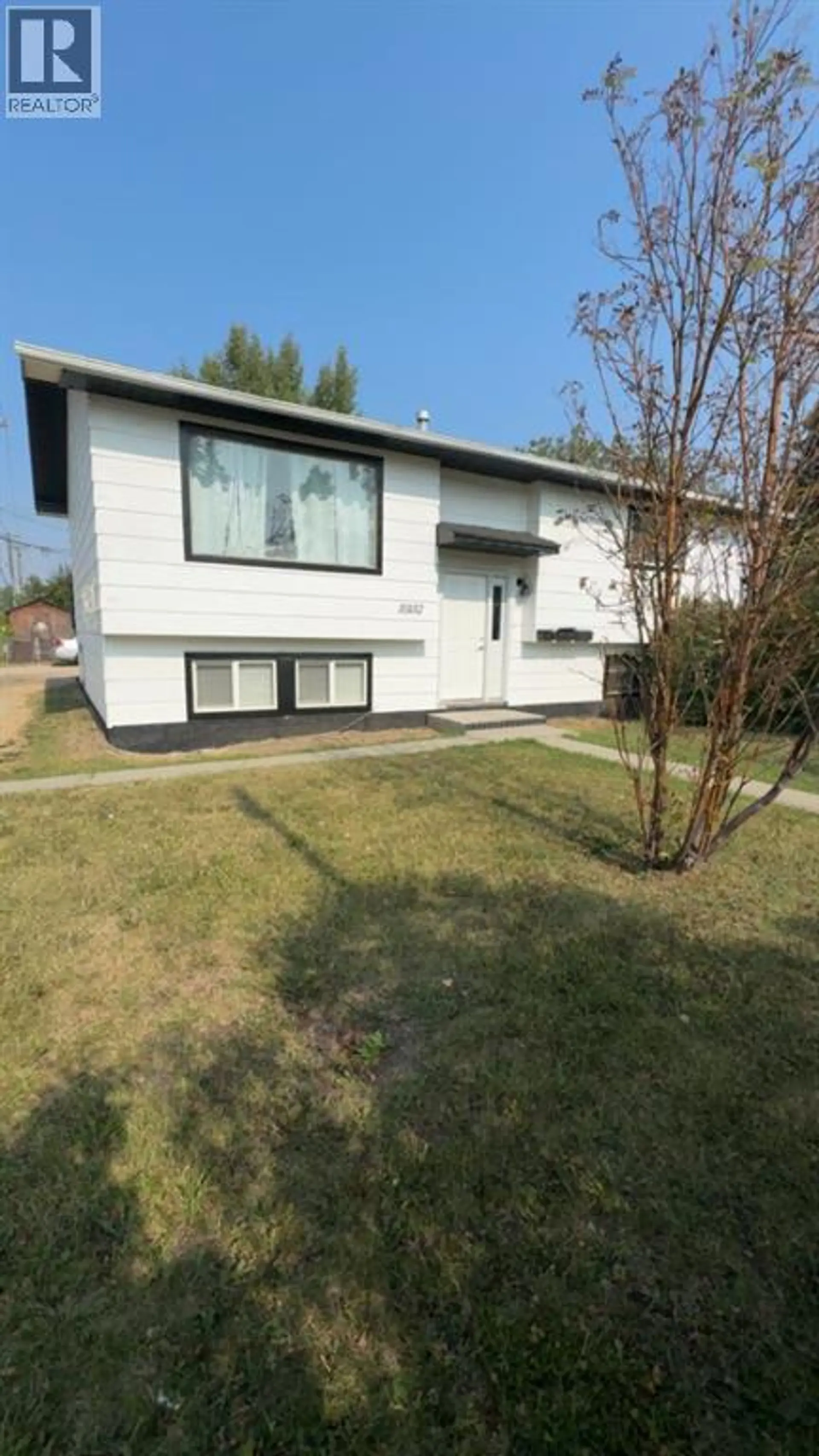 10132 102 AVENUE - Image 2