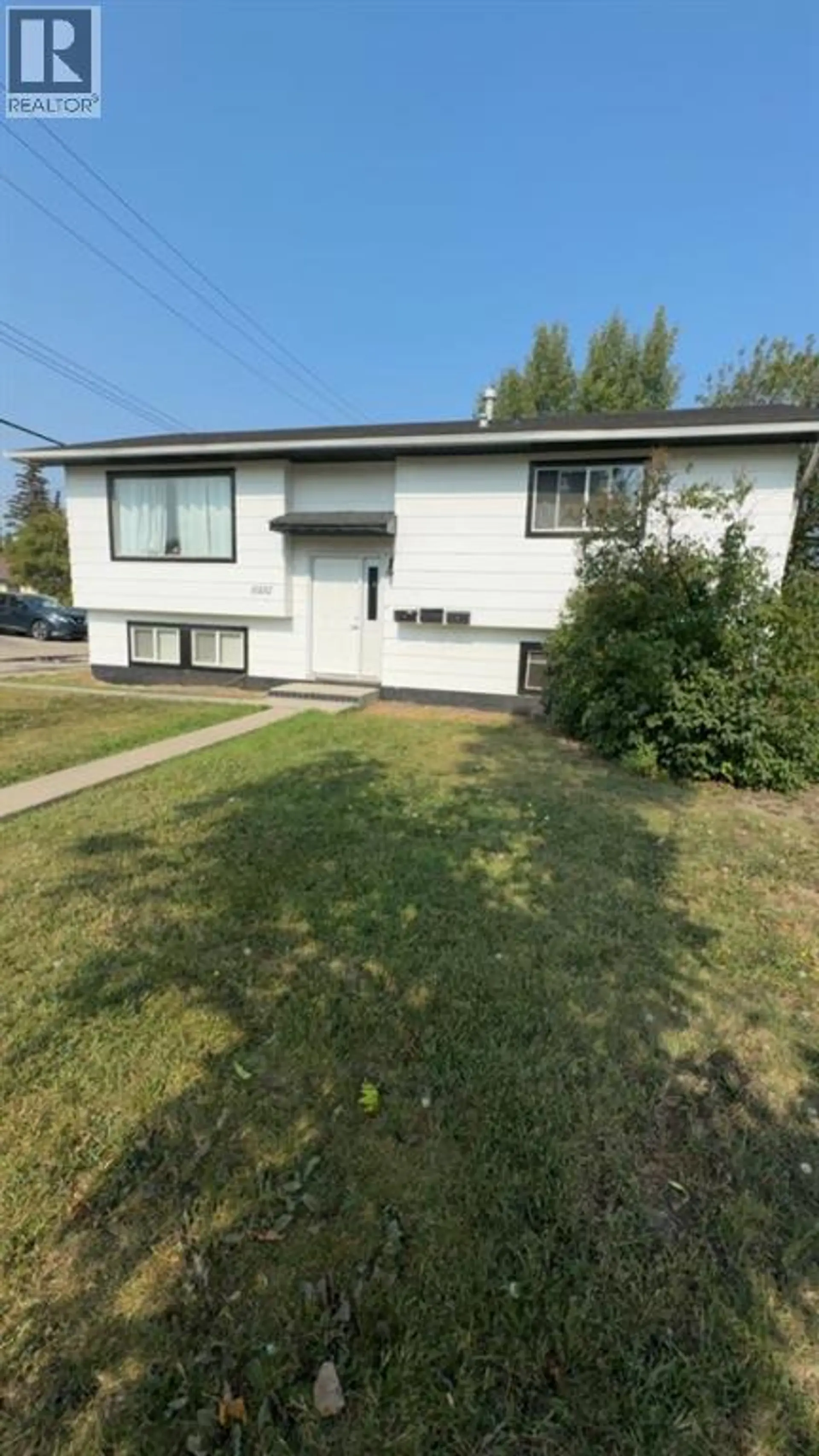 10132 102 AVENUE - Image 1