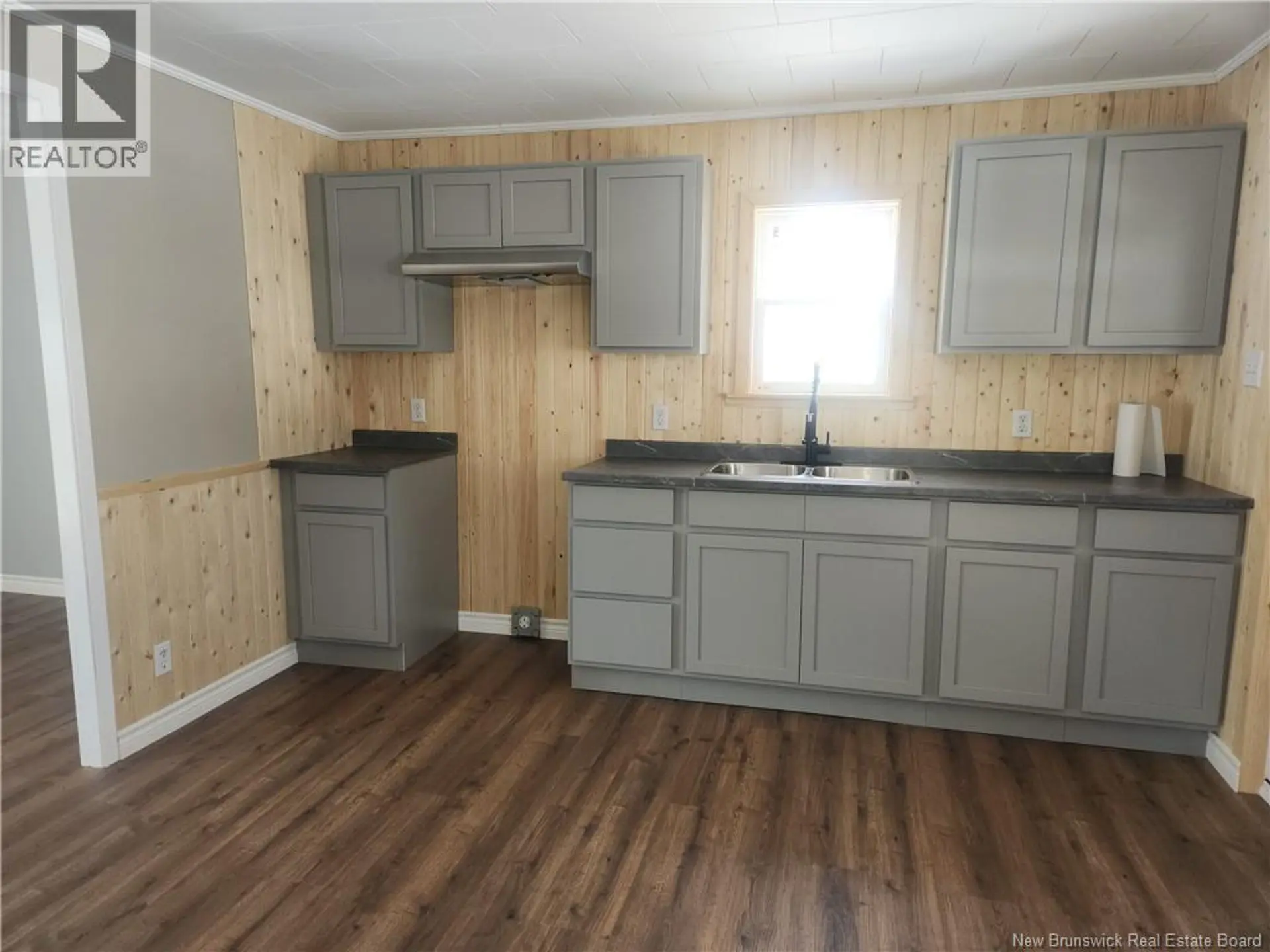34 SCOUT STREET - Image 4