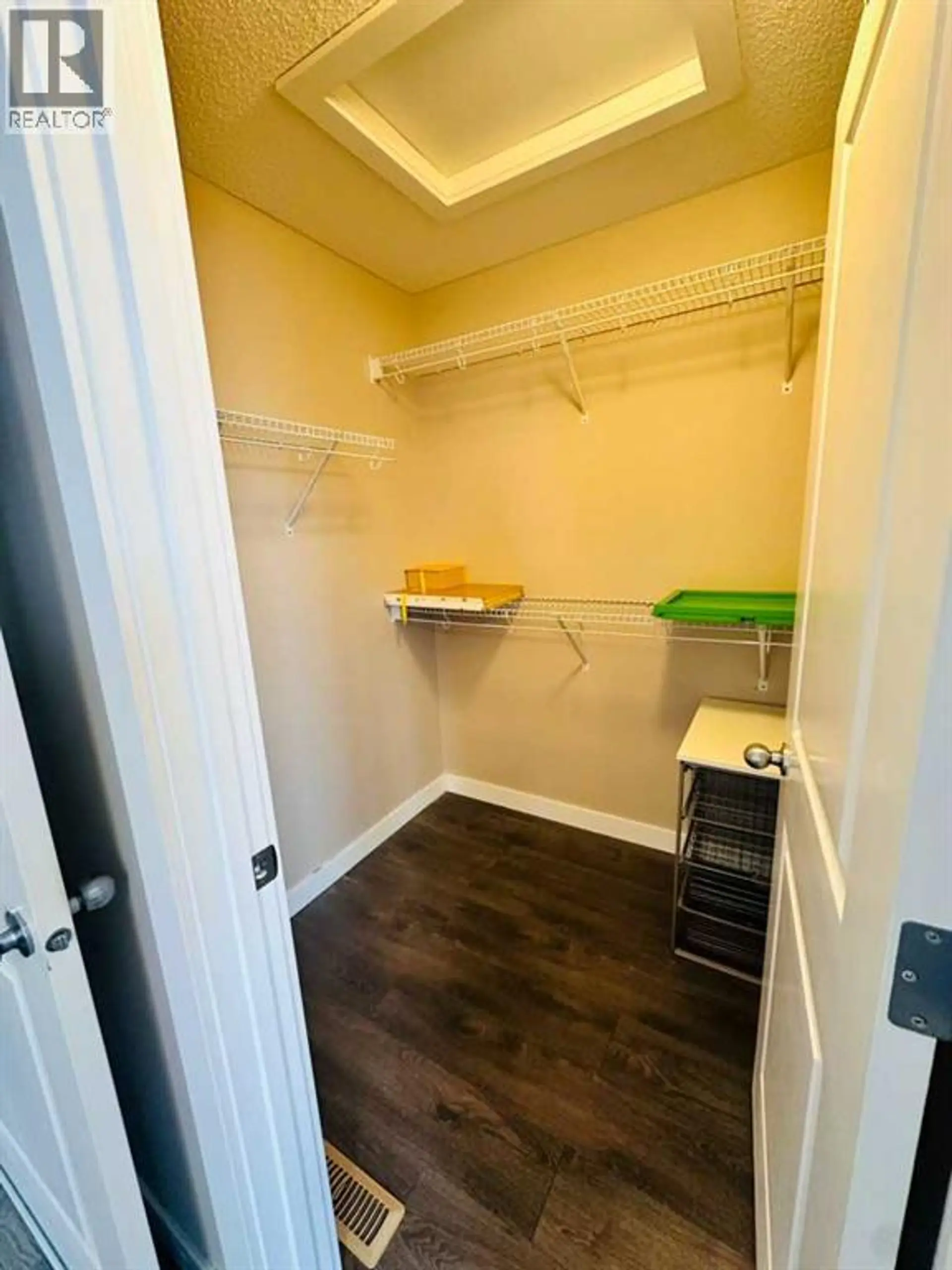 225 panatella Square NW - Image 11