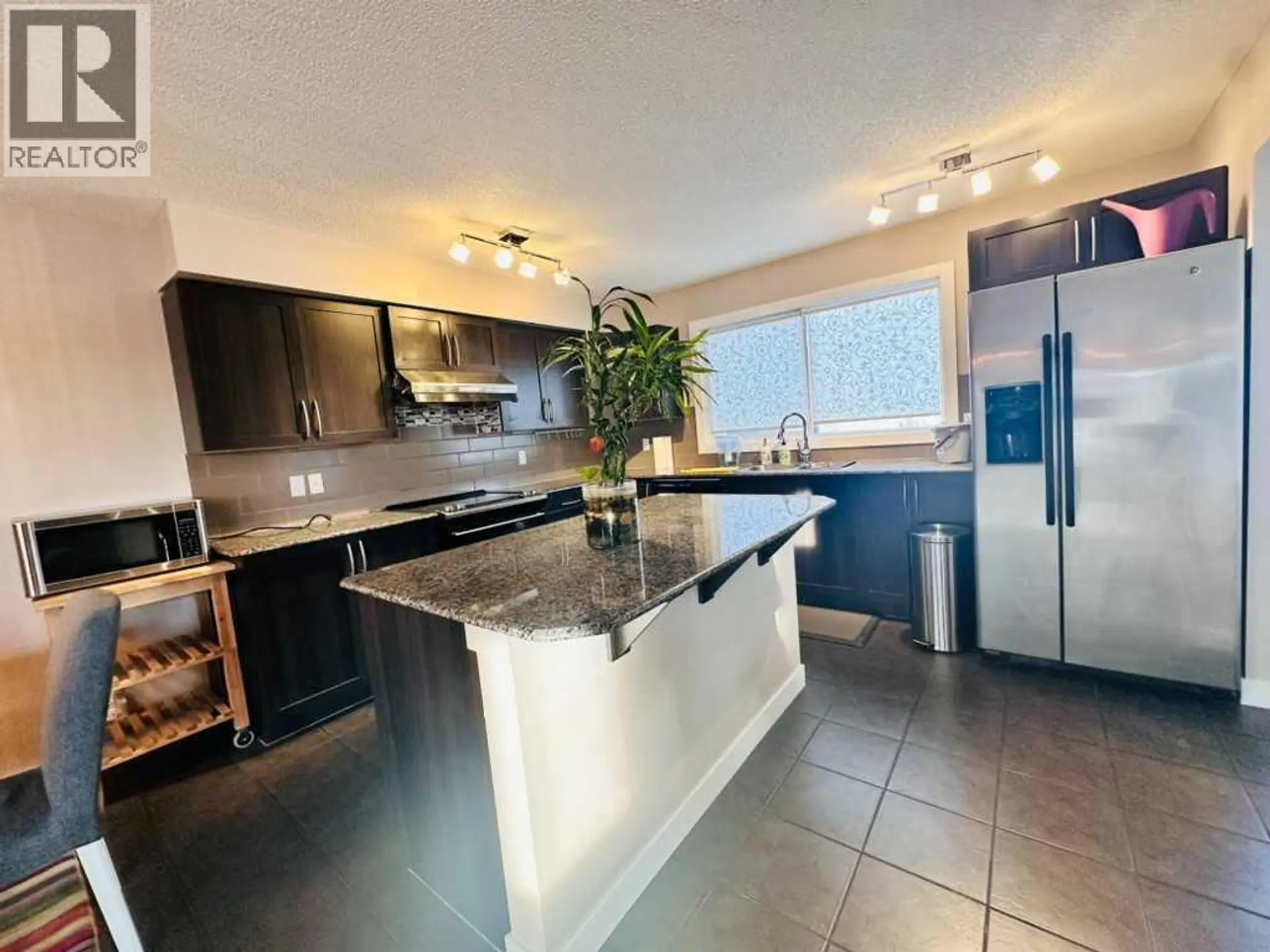 225 panatella Square NW - Image 2