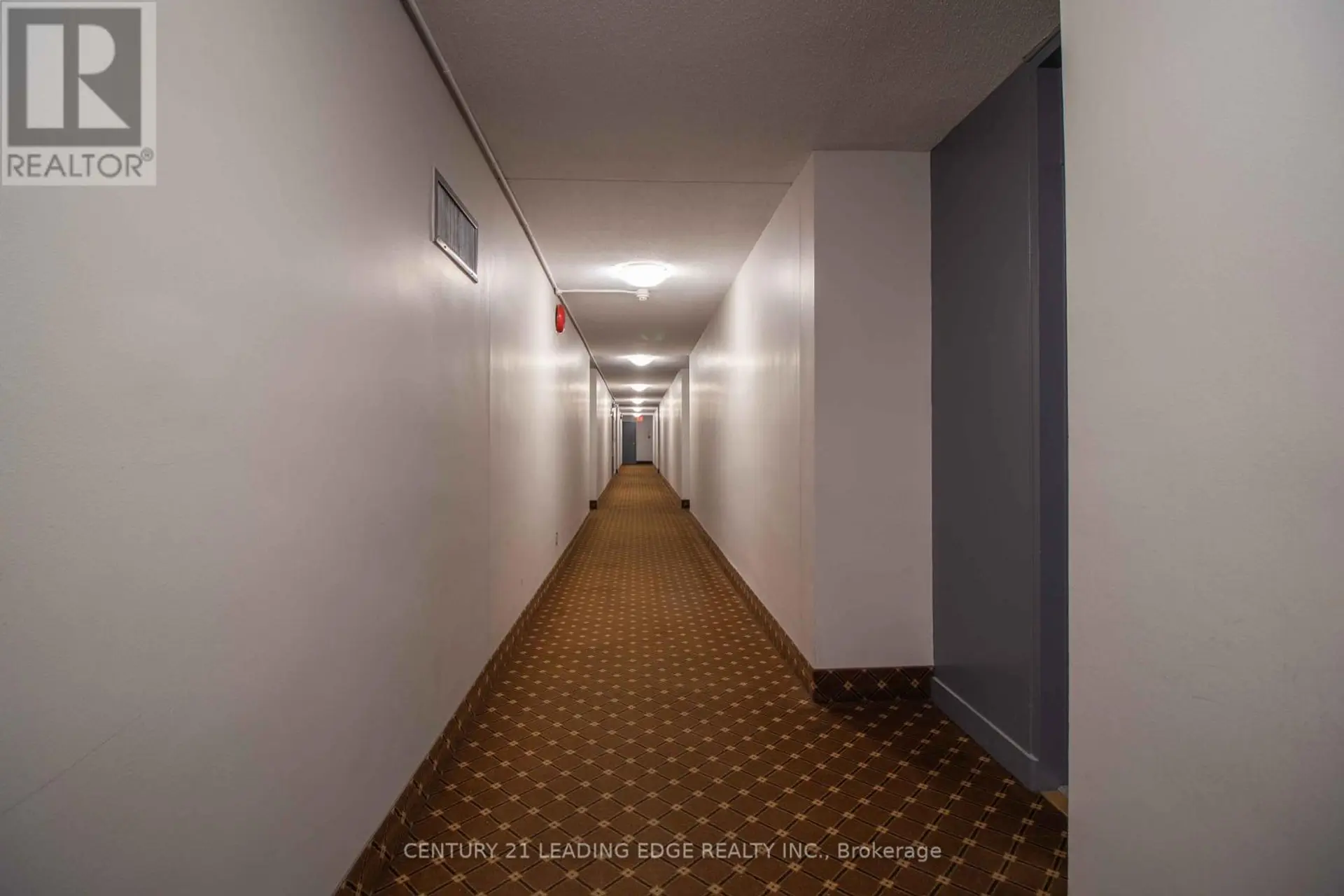 #703 80 GRANDRAVINE DRIVE - Image 3
