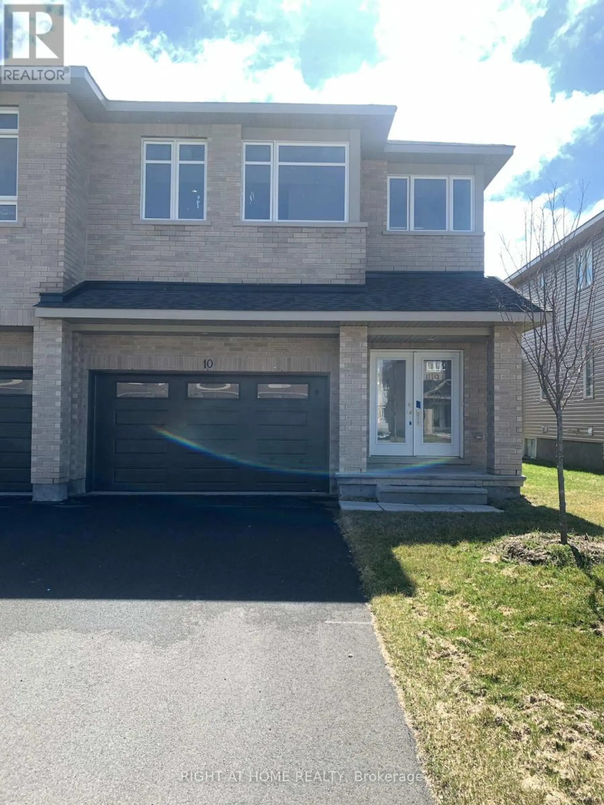 10 WYLIE WAY - Image 1