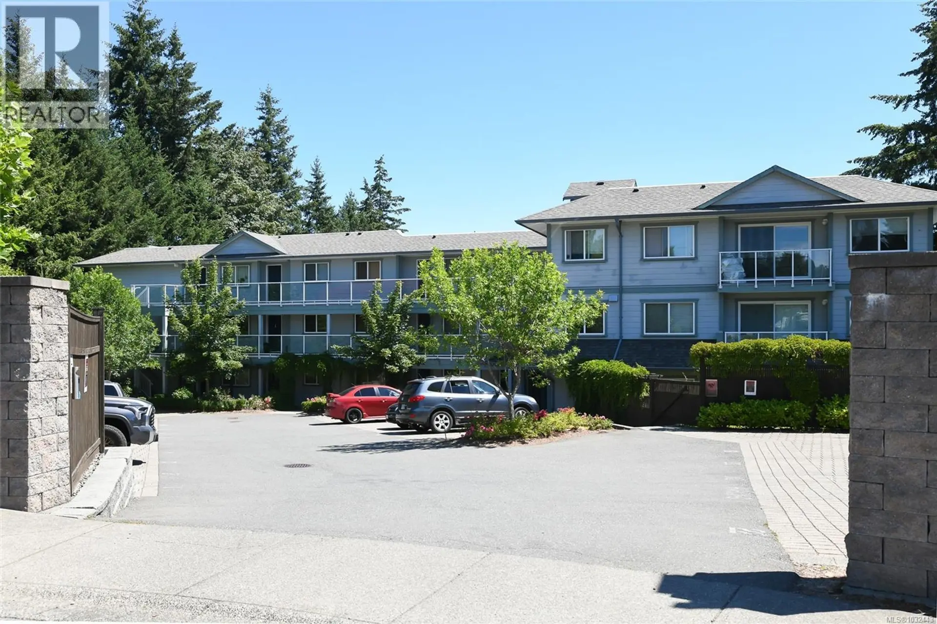 Property at #302 840 Shamrock Pl, Comox, BC