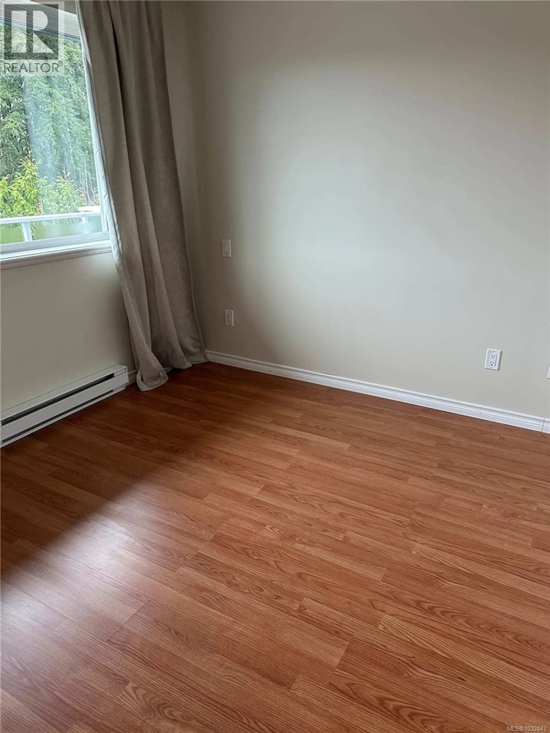 Property at #302 840 Shamrock Pl, Comox, BC