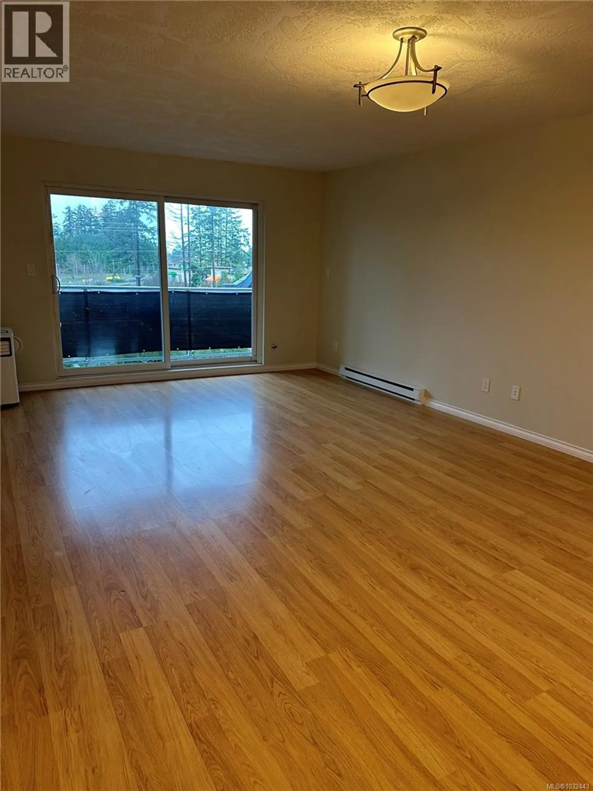 Property at #302 840 Shamrock Pl, Comox, BC