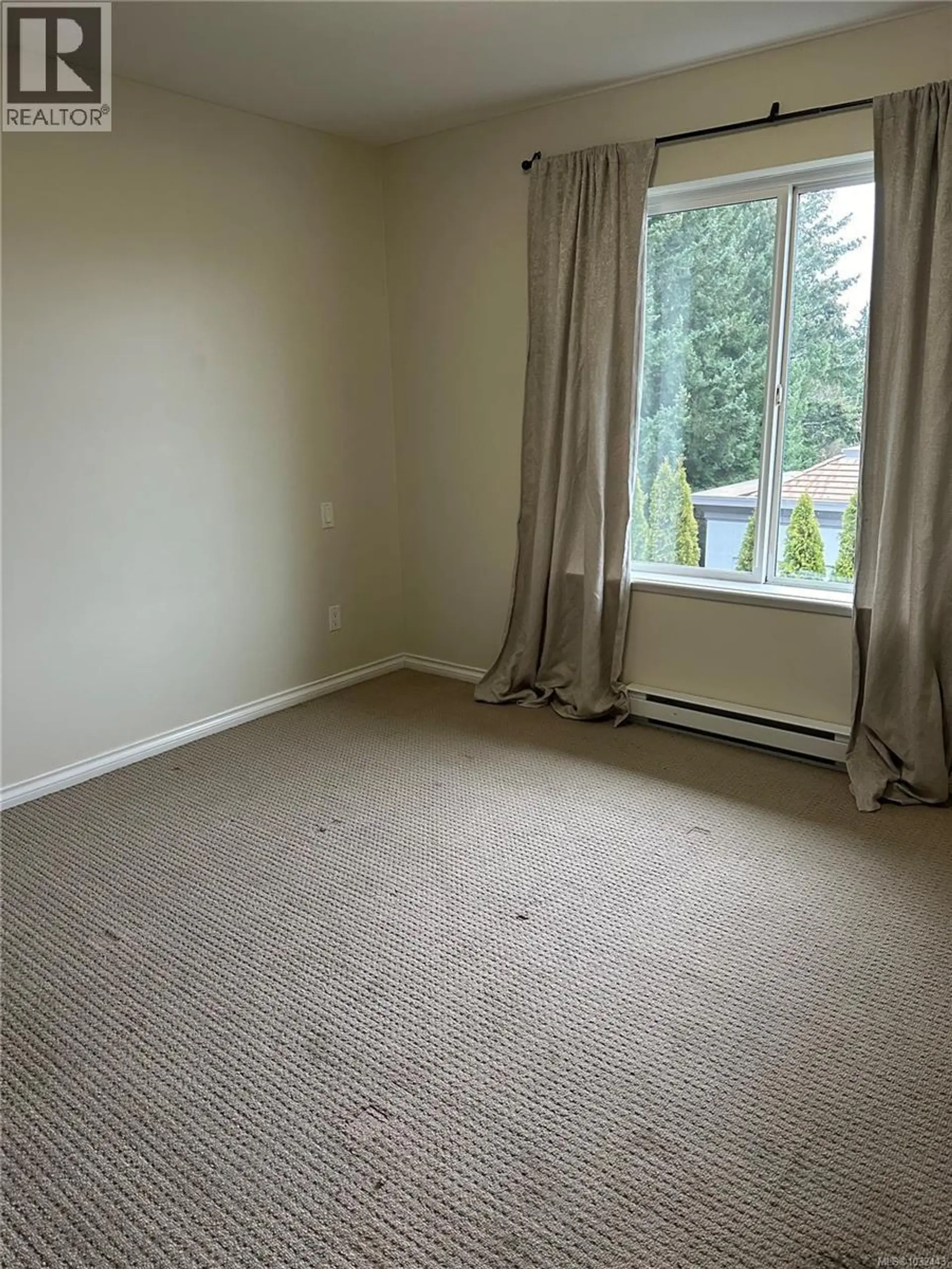 Property at #302 840 Shamrock Pl, Comox, BC