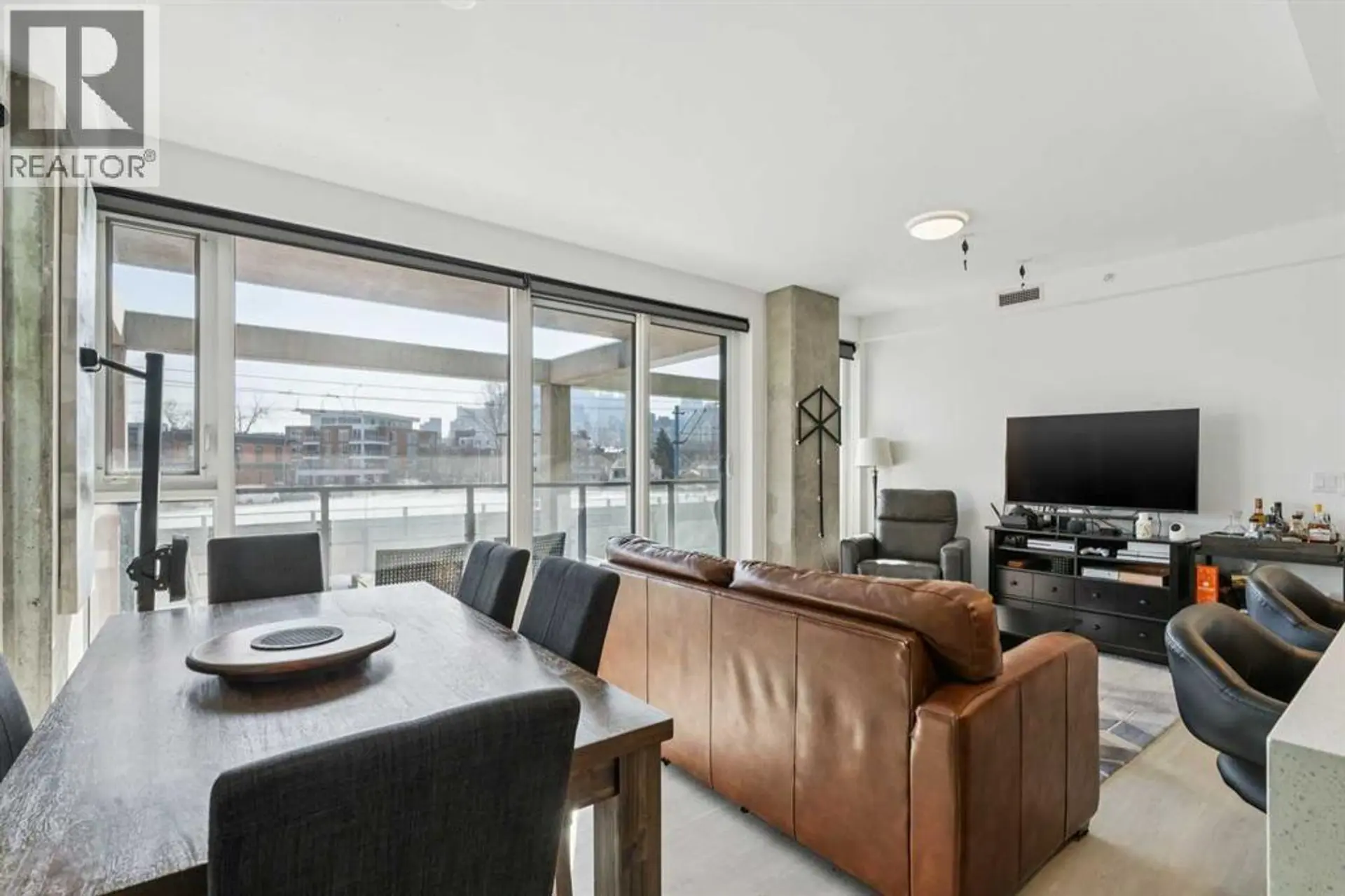 #211 327 9A Street NW - Image 5