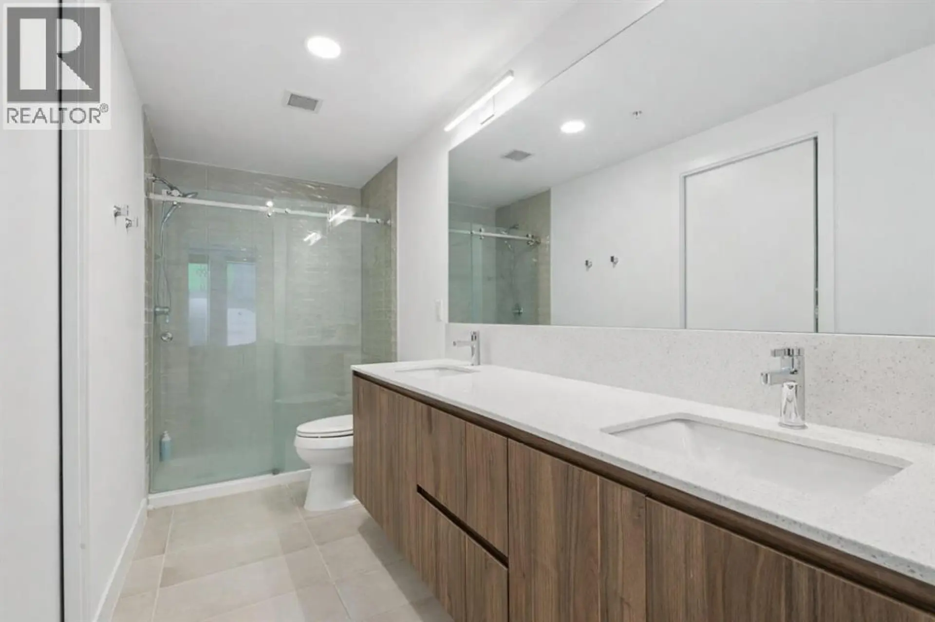 #211 327 9A Street NW - Image 8