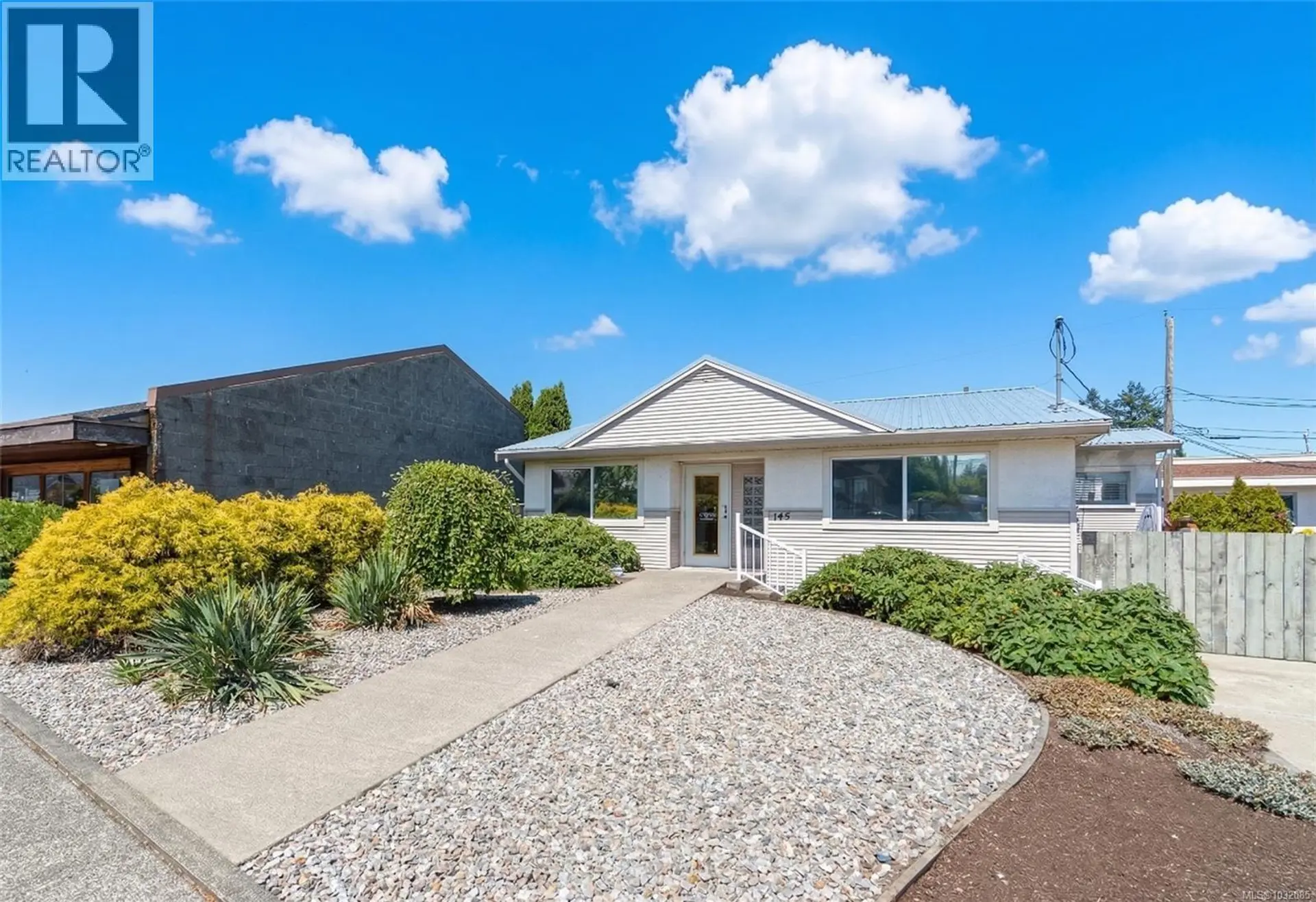 Property at 145 Hirst Ave, Parksville, BC