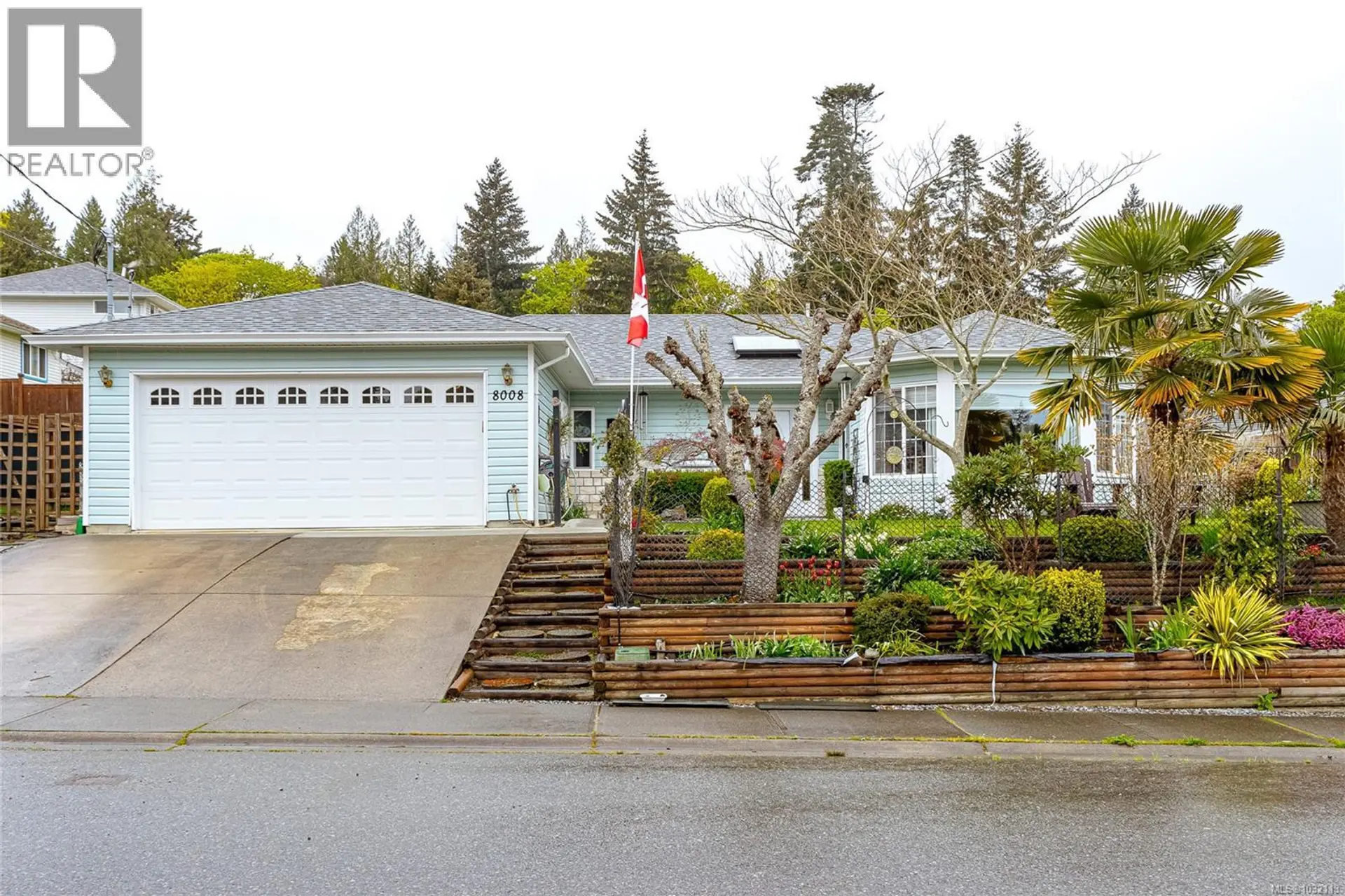 Property at 8008 Glenhurst Dr N, Crofton, BC